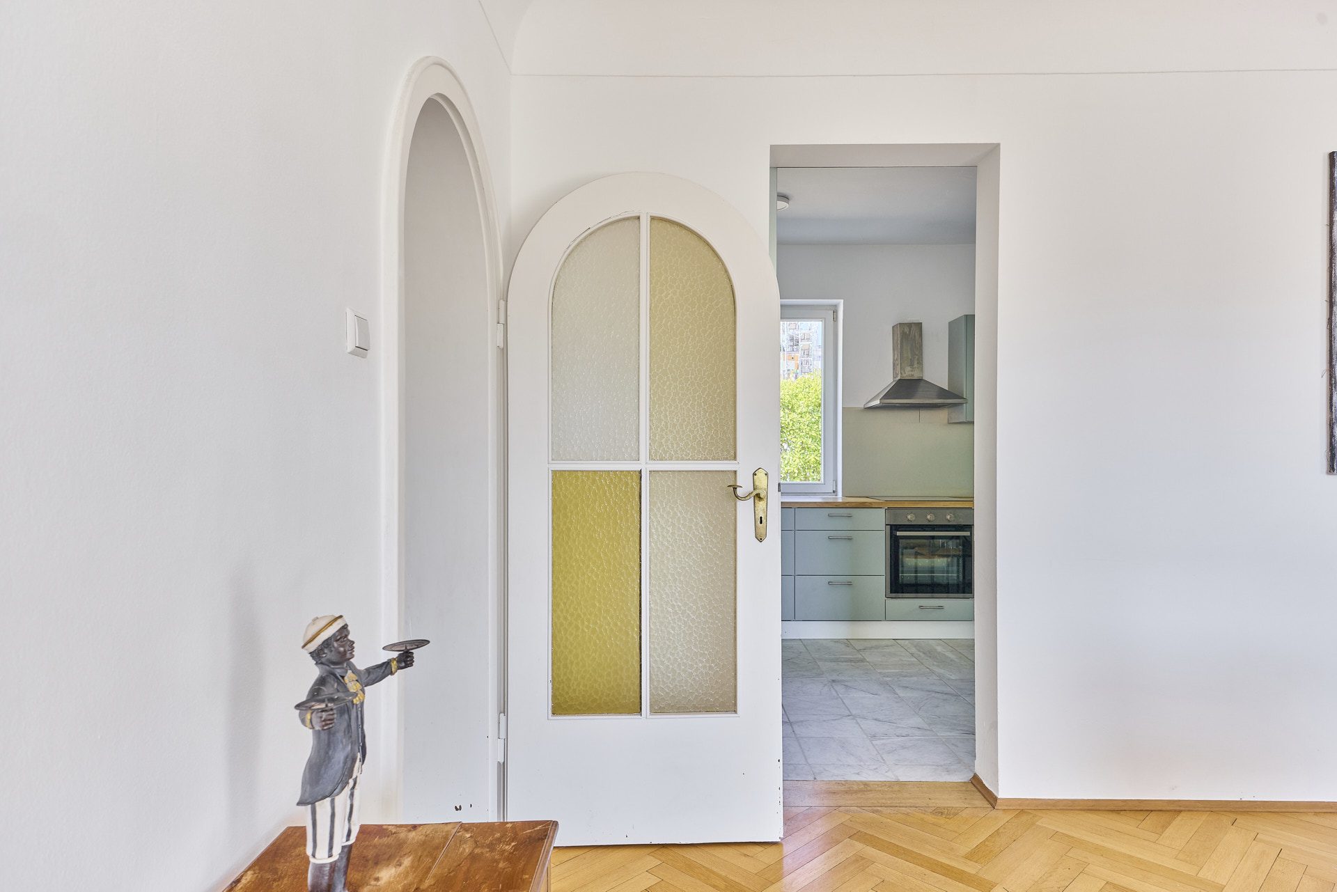 Immobilienangebot - Heidelberg - Alle - Wohnen in erster Reihe: Repräsentative Stadtvilla direkt am Neckar in HD-Neuenheim