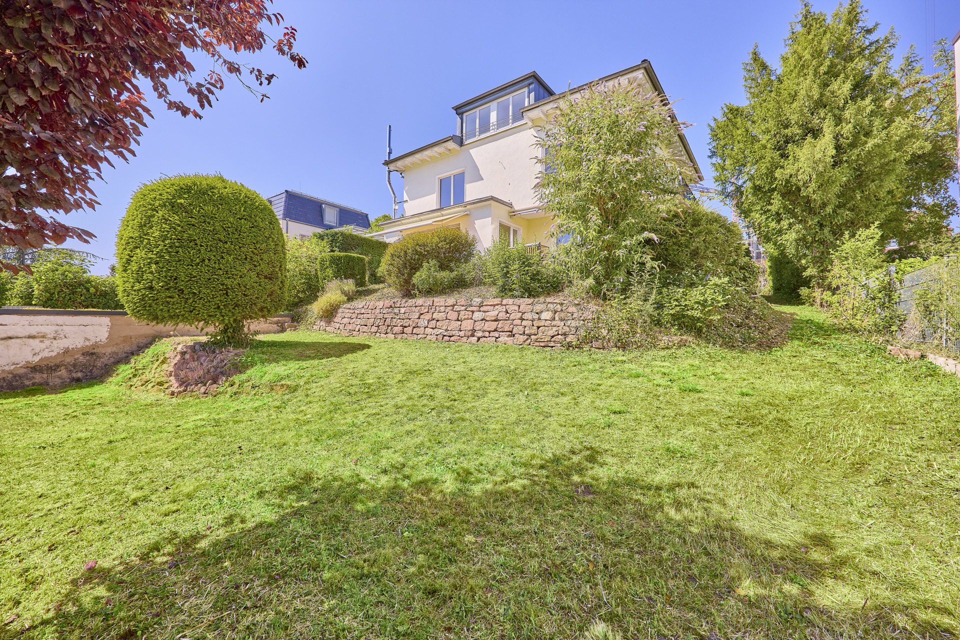 Immobilienangebot - Heidelberg - Alle - Wohnen in erster Reihe: Repräsentative Stadtvilla direkt am Neckar in HD-Neuenheim