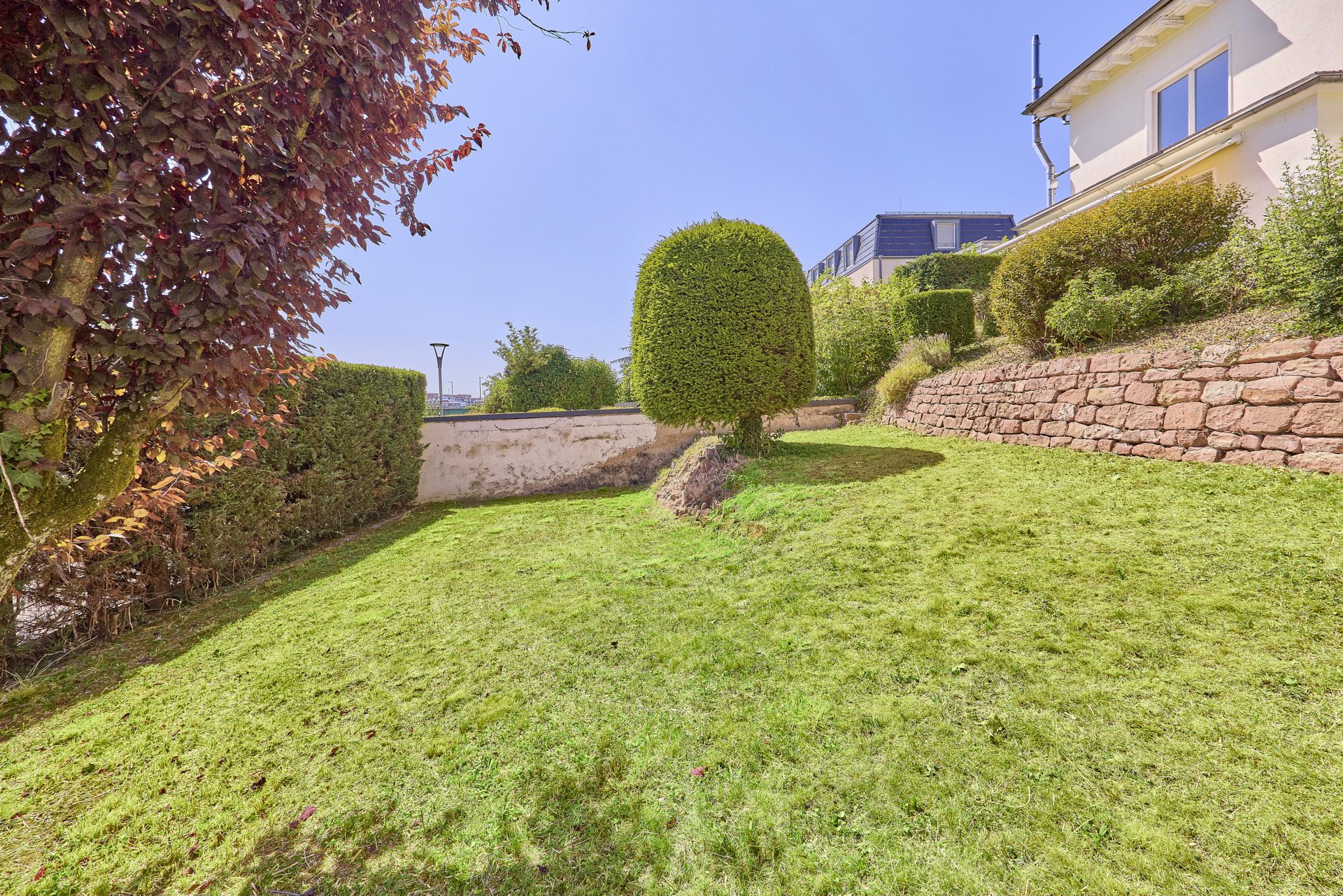 Immobilienangebot - Heidelberg - Alle - Wohnen in erster Reihe: Repräsentative Stadtvilla direkt am Neckar in HD-Neuenheim