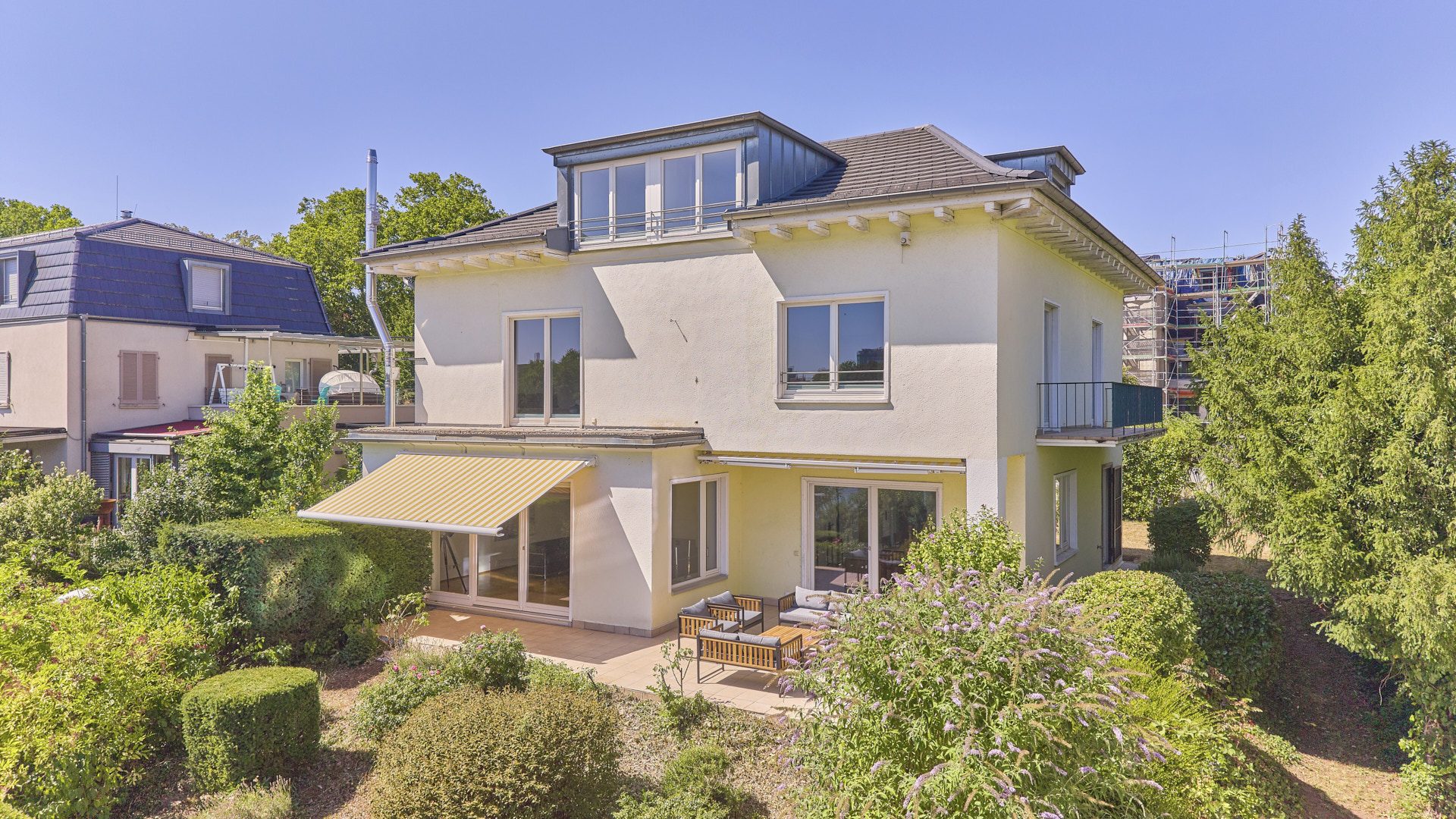 Immobilienangebot - Heidelberg - Alle - Wohnen in erster Reihe: Repräsentative Stadtvilla direkt am Neckar in HD-Neuenheim