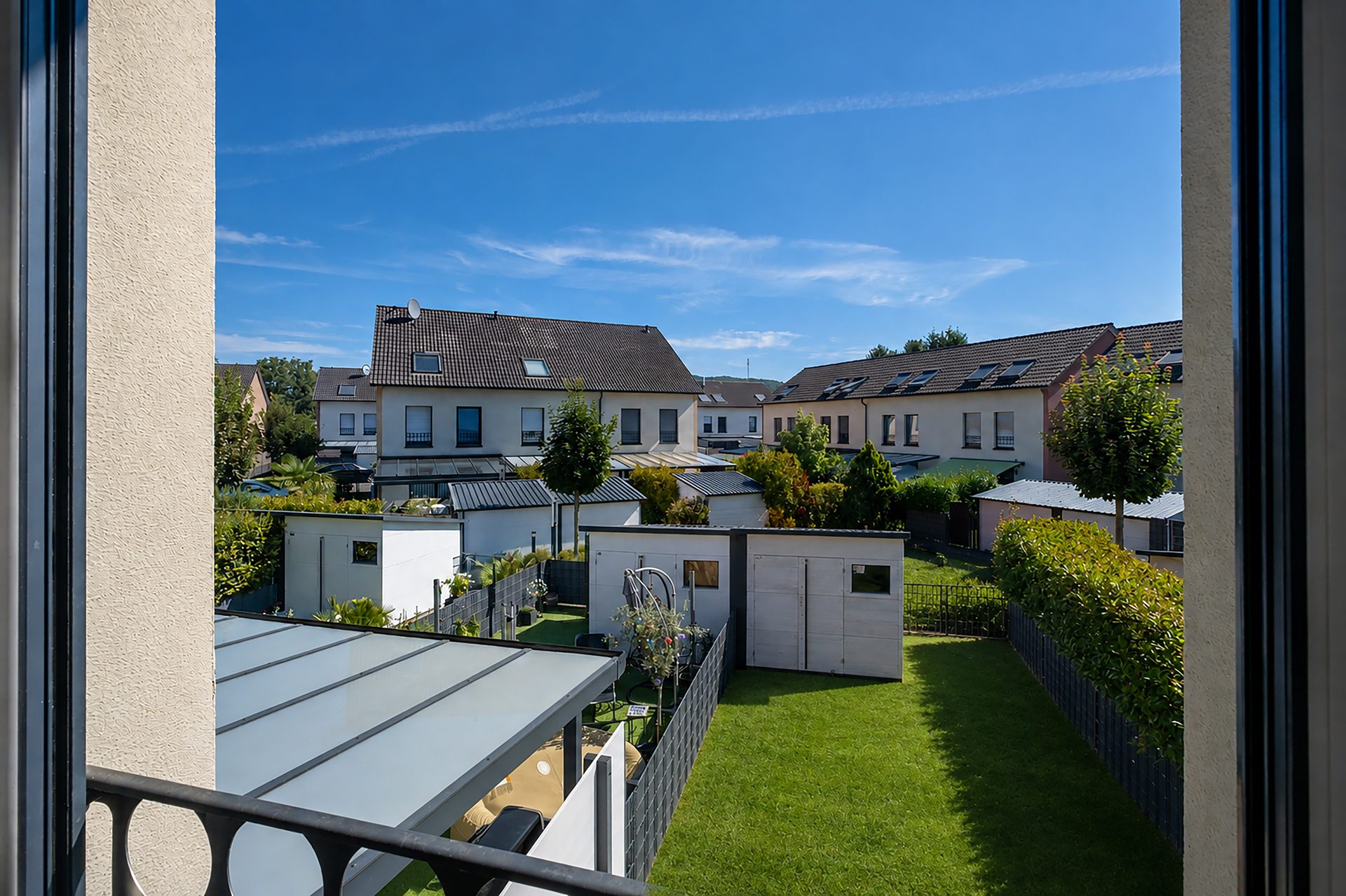 Immobilienangebot - Weinheim - Alle - Sofort einziehen in Weinheim: Renoviertes Reihenhaus mit 5 Zimmern, Garten & zwei Stellplätzen