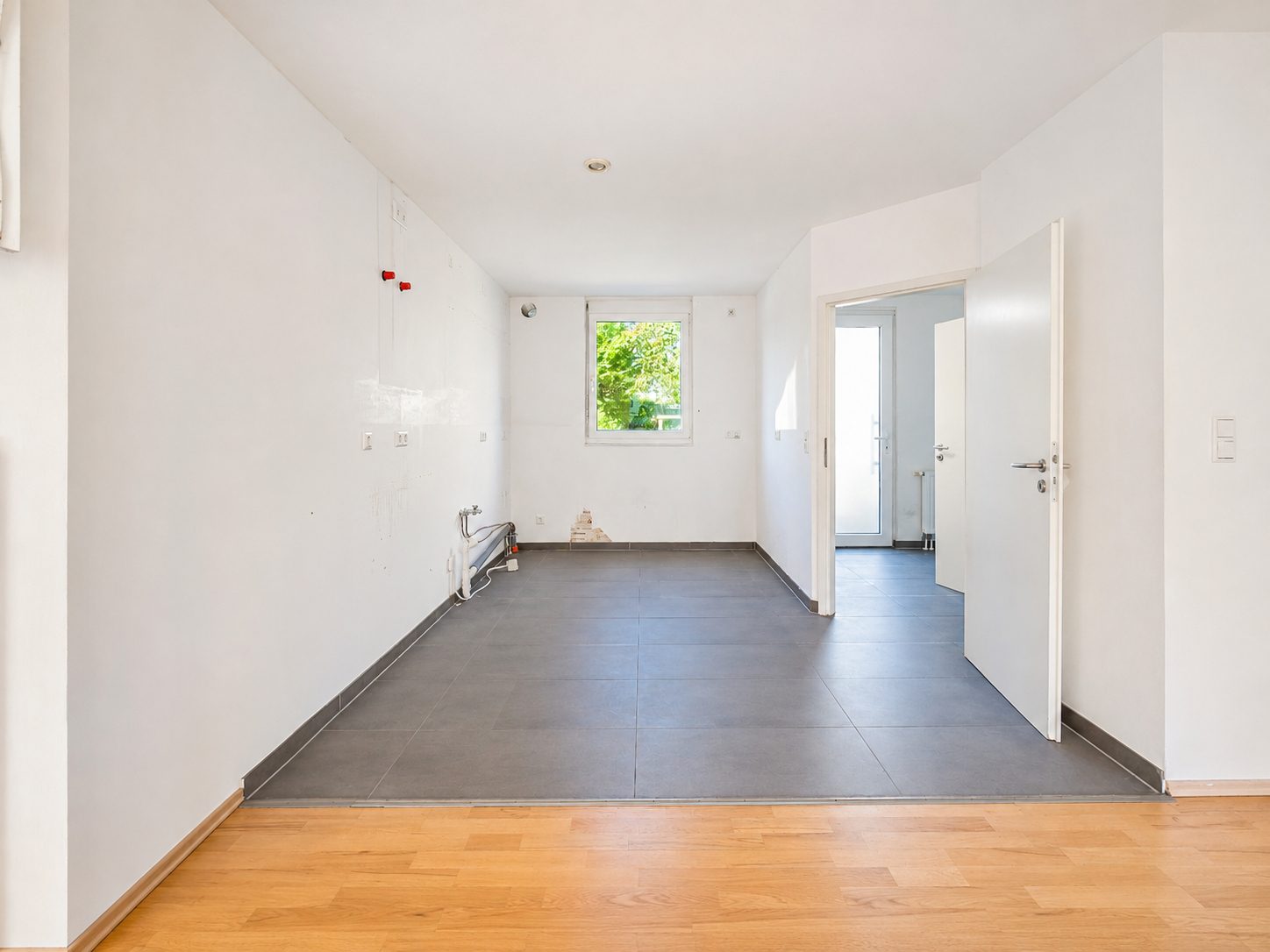 Immobilienangebot - Weinheim - Alle - Sofort einziehen in Weinheim: Renoviertes Reihenhaus mit 5 Zimmern, Garten & zwei Stellplätzen