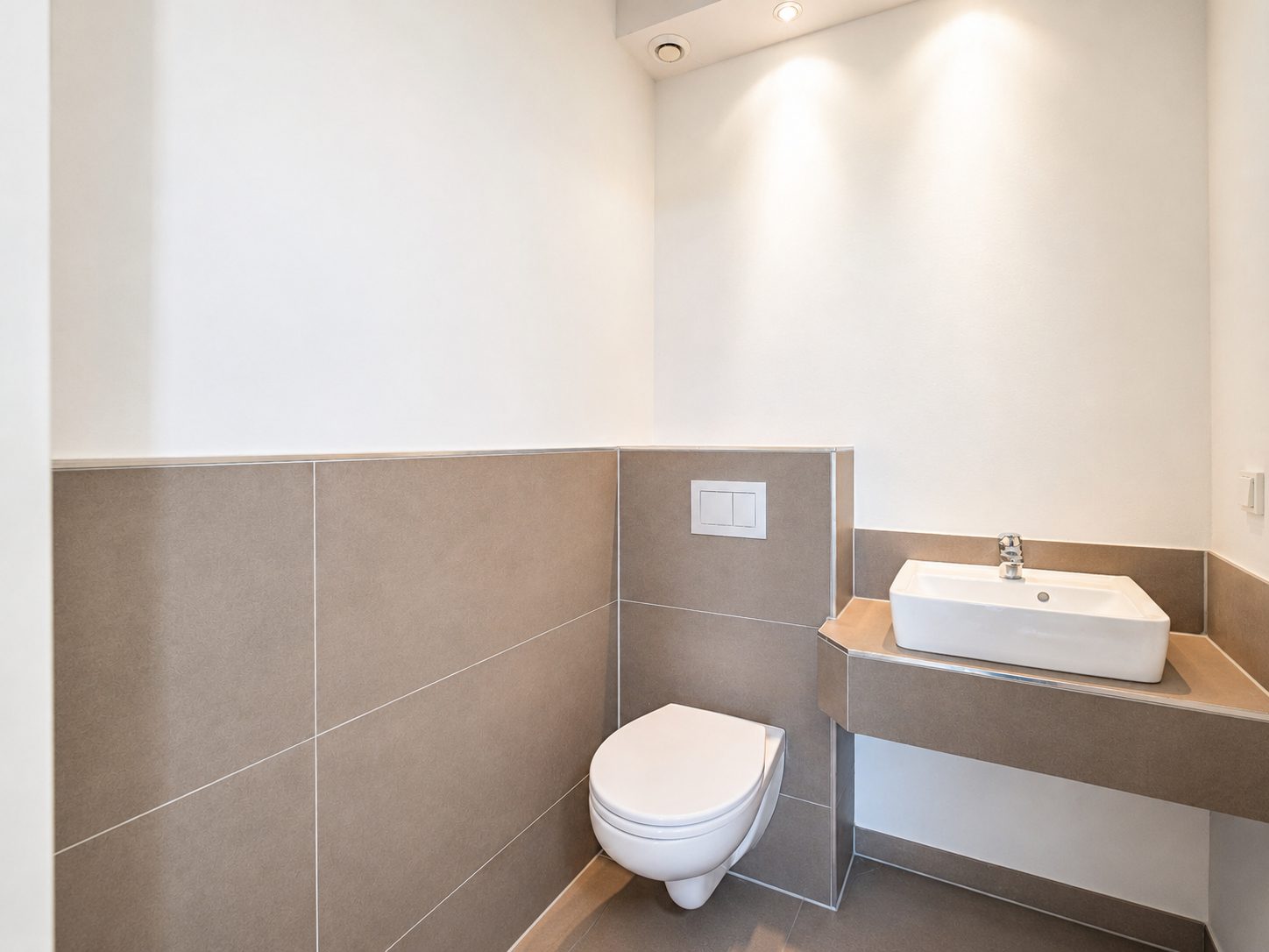 Immobilienangebot - Weinheim - Alle - Sofort einziehen in Weinheim: Renoviertes Reihenhaus mit 5 Zimmern, Garten & zwei Stellplätzen