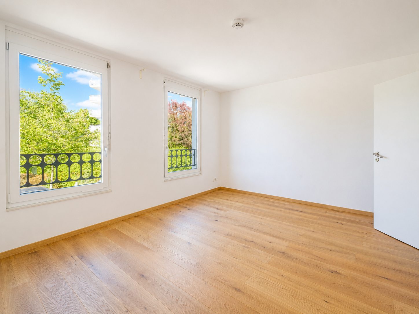 Immobilienangebot - Weinheim - Alle - Sofort einziehen in Weinheim: Renoviertes Reihenhaus mit 5 Zimmern, Garten & zwei Stellplätzen