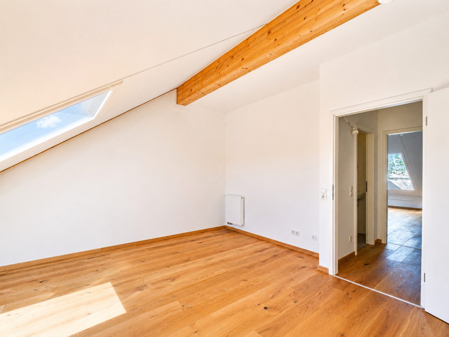 Immobilienangebot - Weinheim - Alle - Sofort einziehen in Weinheim: Renoviertes Reihenhaus mit 5 Zimmern, Garten & zwei Stellplätzen