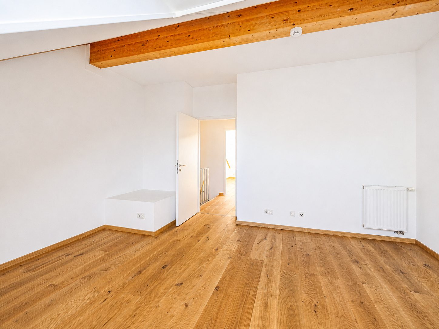 Immobilienangebot - Weinheim - Alle - Sofort einziehen in Weinheim: Renoviertes Reihenhaus mit 5 Zimmern, Garten & zwei Stellplätzen