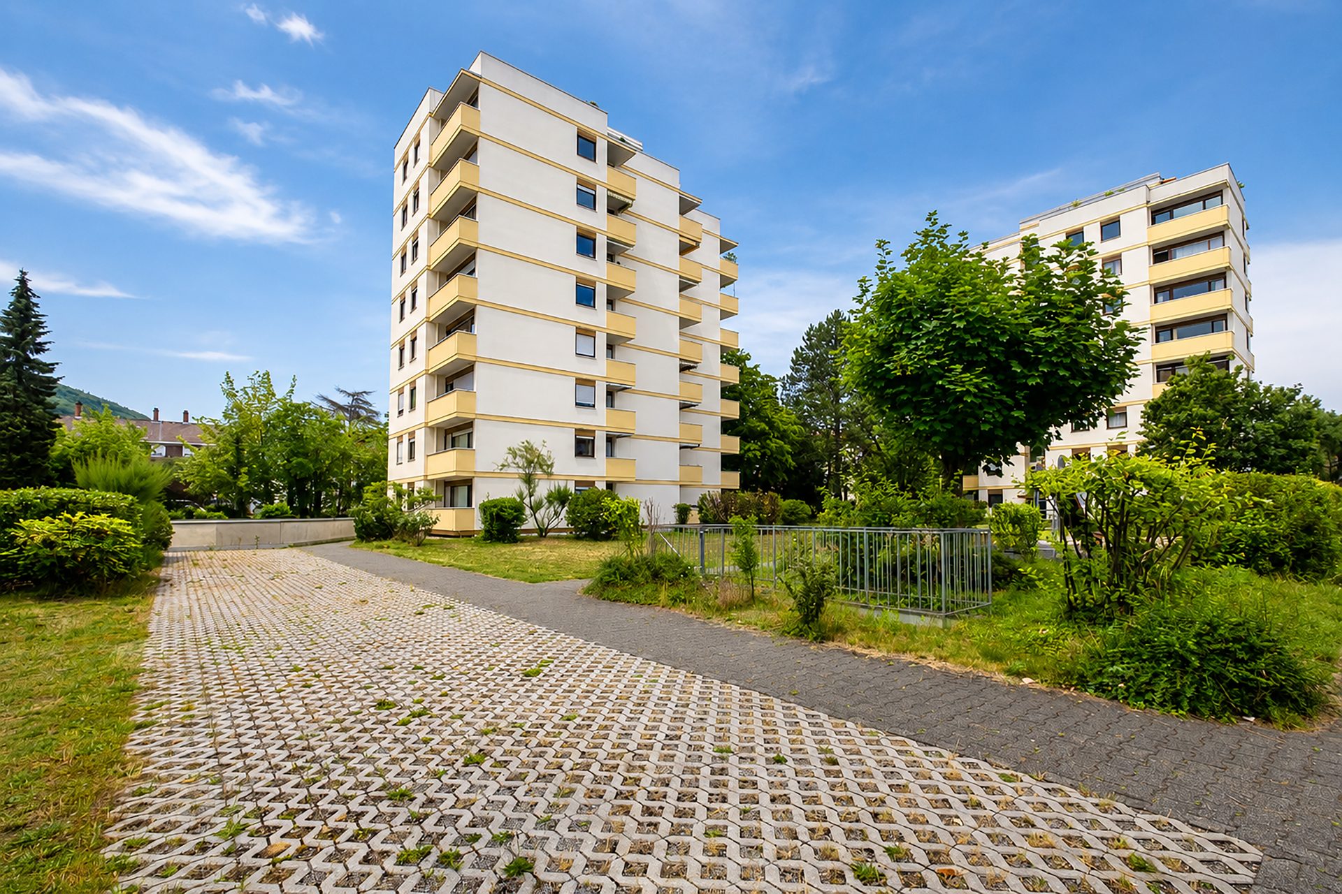 Immobilienangebot - Heidelberg - Alle - Top Lage: Renovierte 2-Zimmer-Wohnung mit Balkon
und Tiefgaragenstellplatz in HD-Handschuhsheim