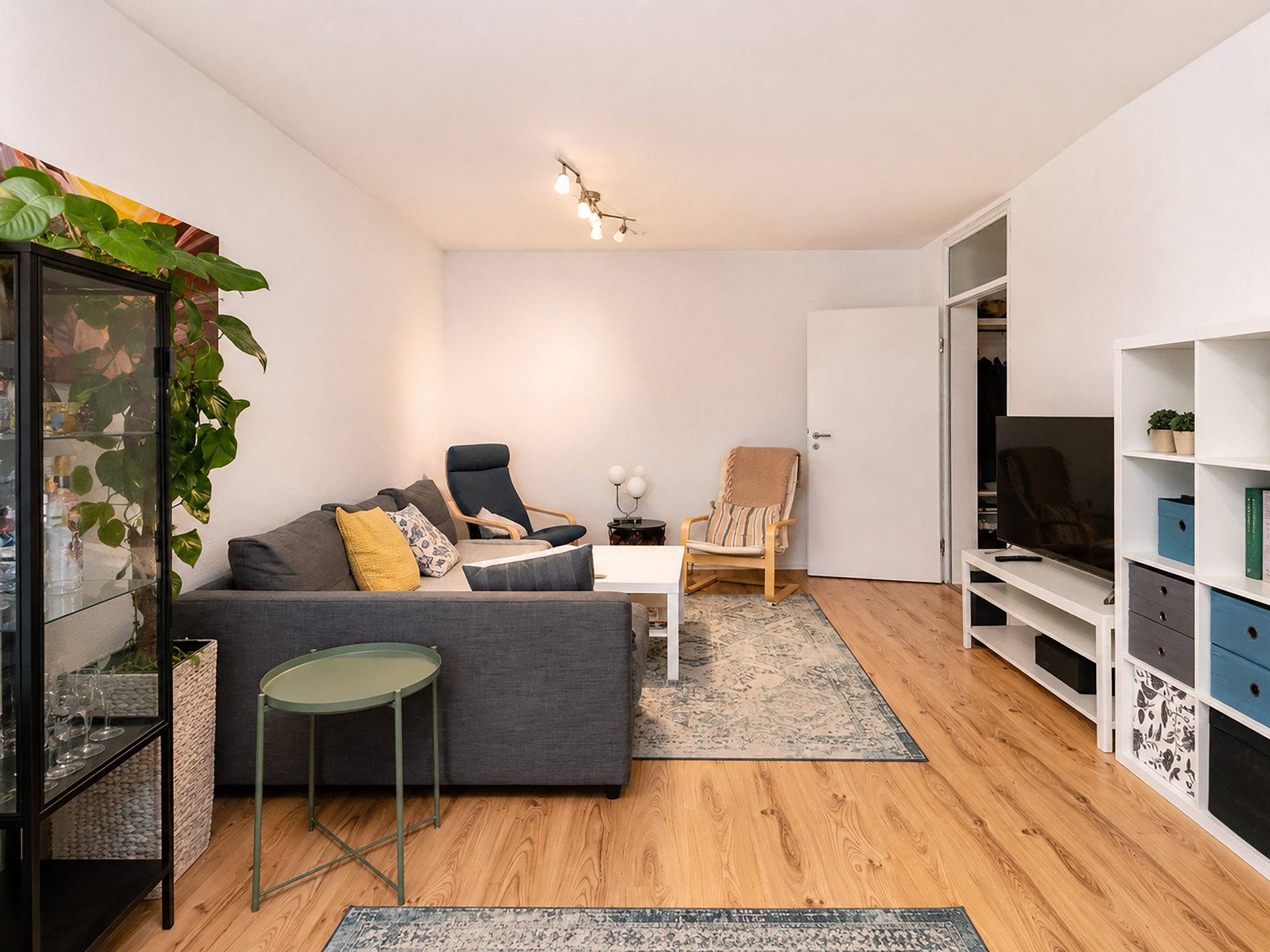 Immobilienangebot - Heidelberg - Alle - Top Lage: Renovierte 2-Zimmer-Wohnung mit Balkon
und Tiefgaragenstellplatz in HD-Handschuhsheim