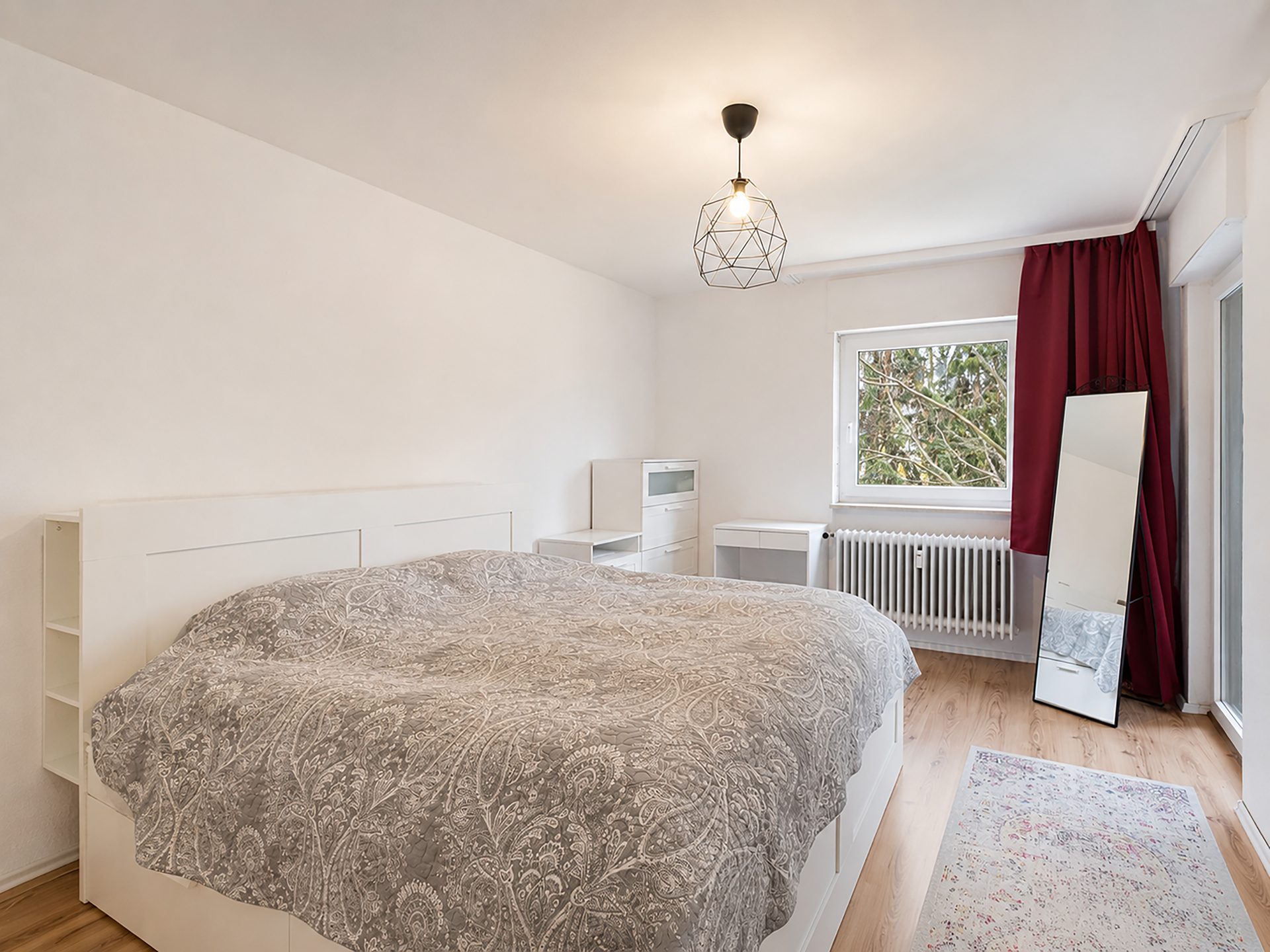 Immobilienangebot - Heidelberg - Alle - Top Lage: Renovierte 2-Zimmer-Wohnung mit Balkon
und Tiefgaragenstellplatz in HD-Handschuhsheim