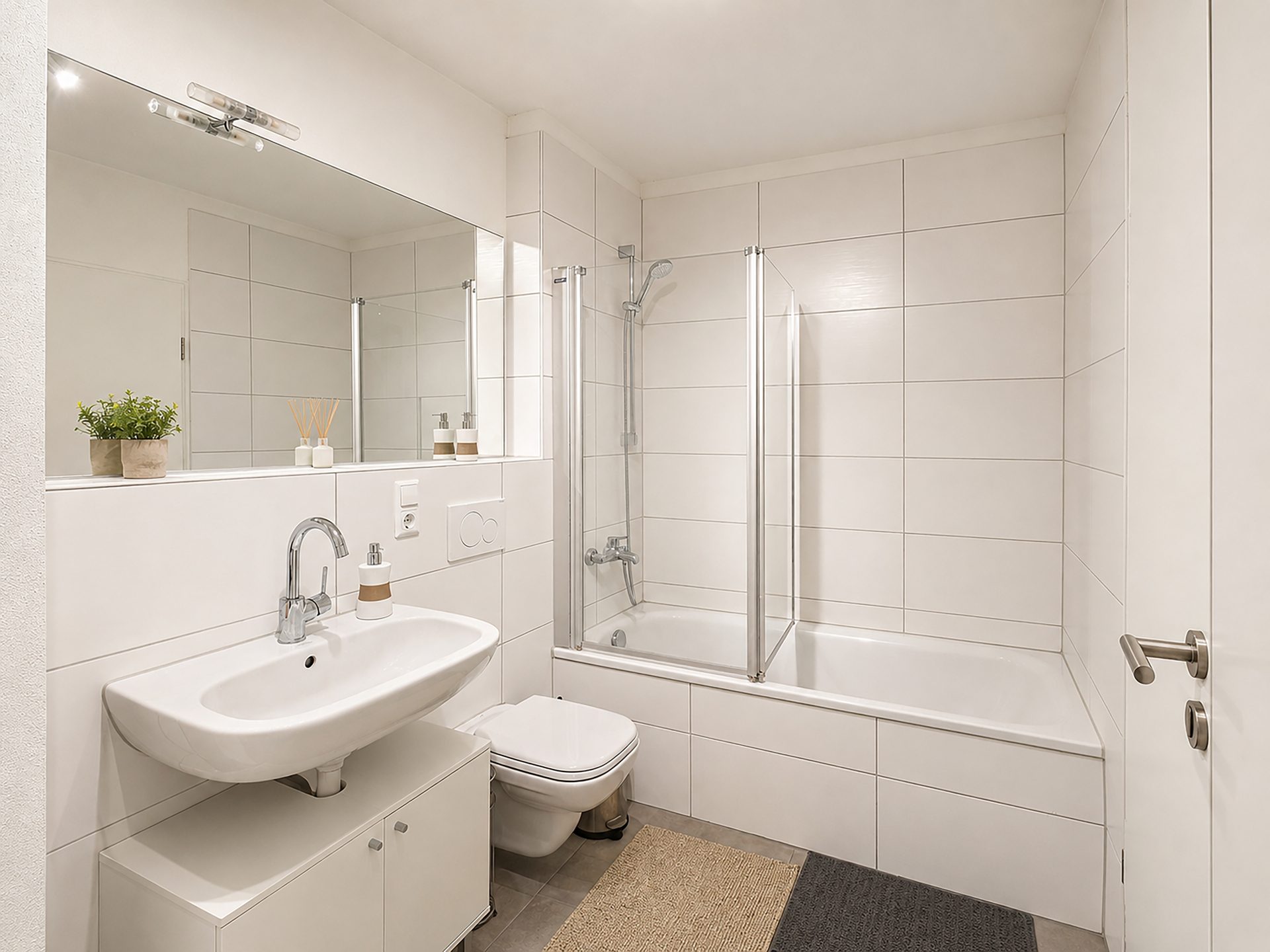 Immobilienangebot - Heidelberg - Alle - Top Lage: Renovierte 2-Zimmer-Wohnung mit Balkon
und Tiefgaragenstellplatz in HD-Handschuhsheim