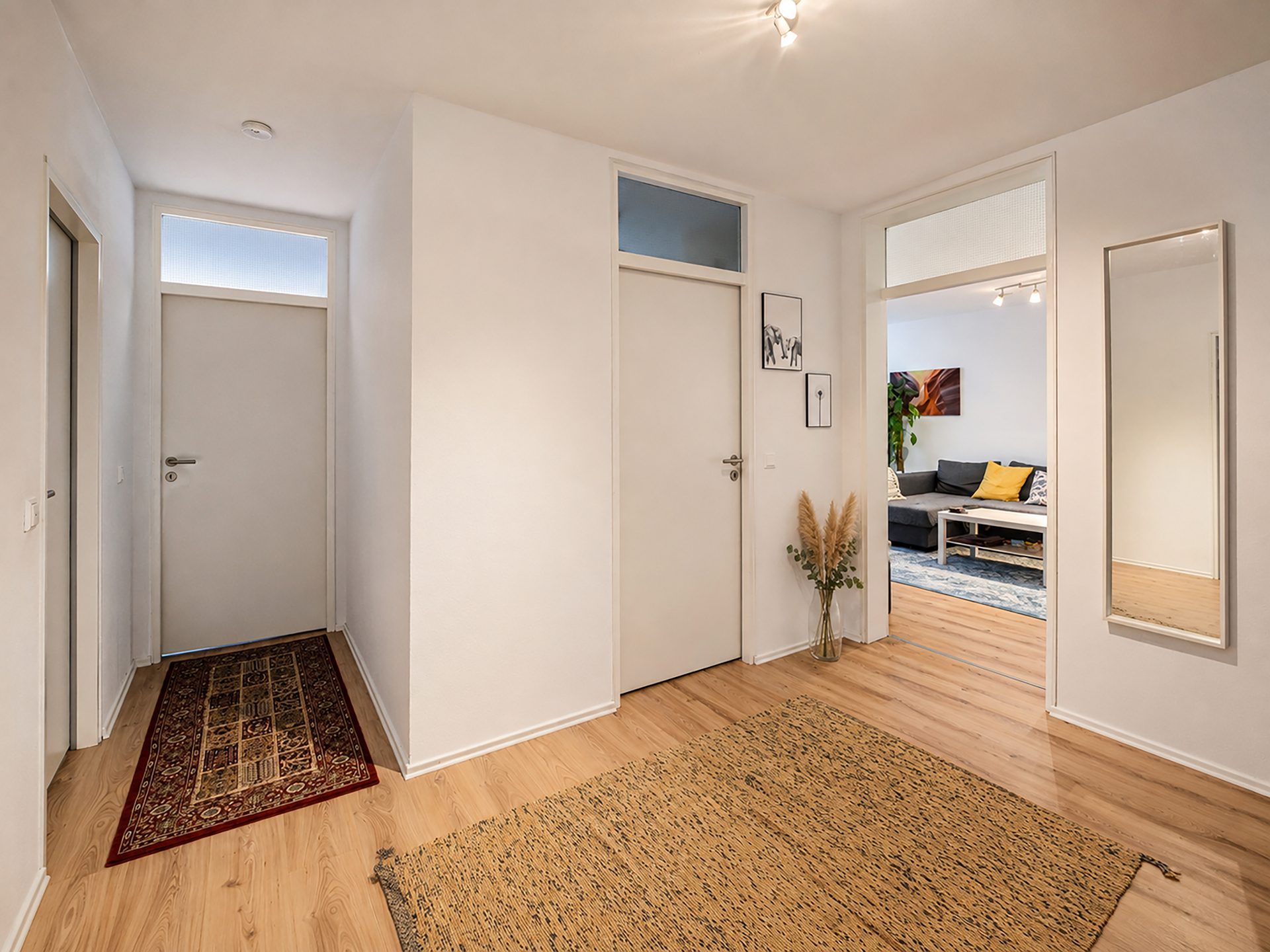 Immobilienangebot - Heidelberg - Alle - Top Lage: Renovierte 2-Zimmer-Wohnung mit Balkon
und Tiefgaragenstellplatz in HD-Handschuhsheim