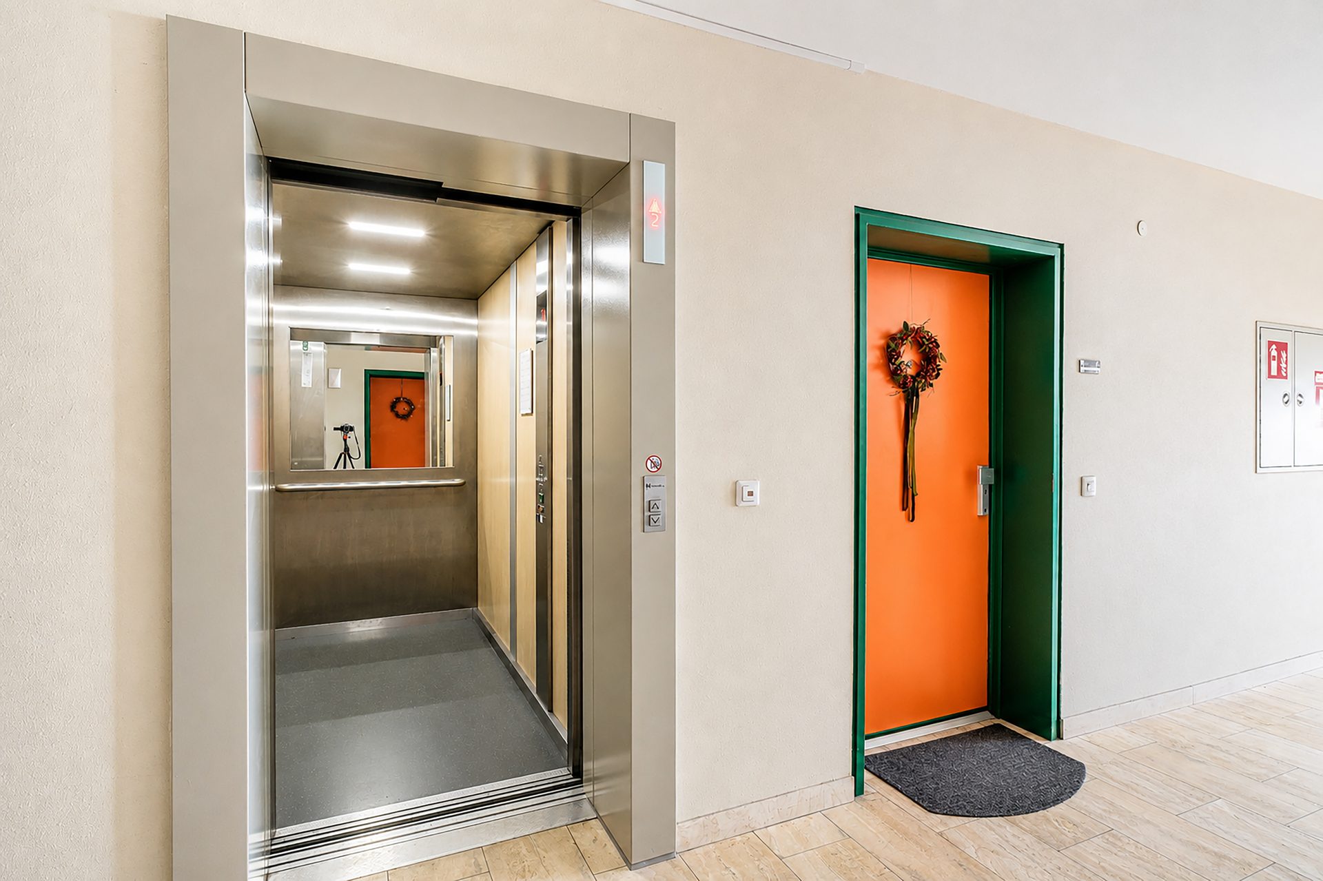 Immobilienangebot - Heidelberg - Alle - Top Lage: Renovierte 2-Zimmer-Wohnung mit Balkon
und Tiefgaragenstellplatz in HD-Handschuhsheim