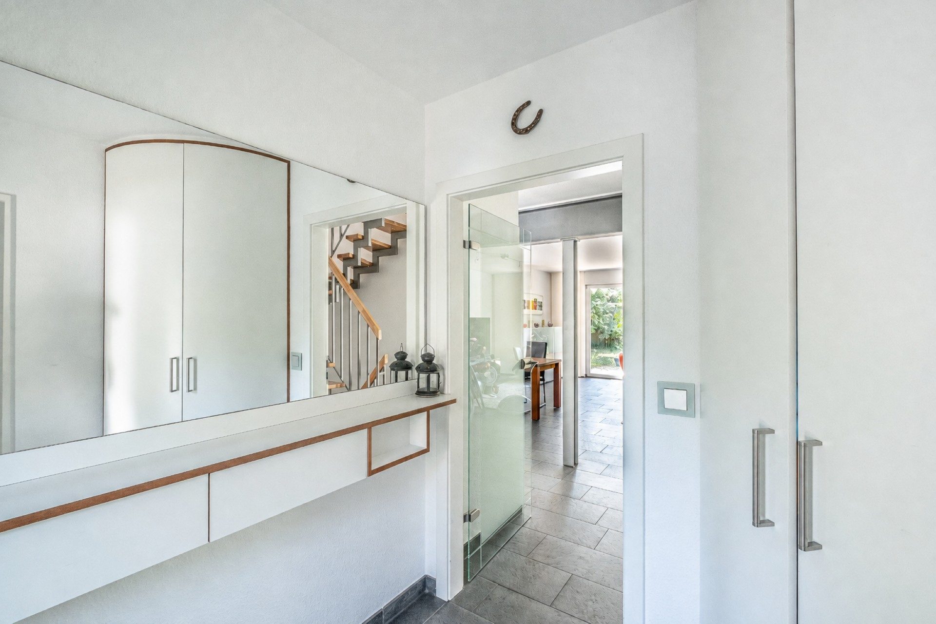 Immobilienangebot - Heidelberg - Alle - Geräumiges Reihenendhaus mit Garten, Stellplatz direkt am Haus und sofort bezugsfertig