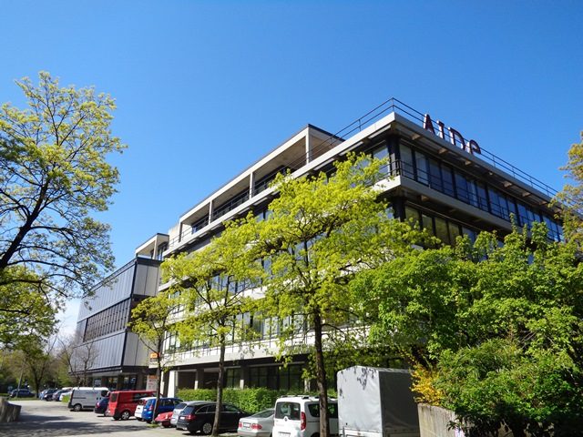 Stock Real Estate GmbH - Immobilienangebot - 80992 München - Moosach - Büro / Praxis / Ausstellungsräume - Modernes Bürogebäude in bester Sichtlage Moosachs