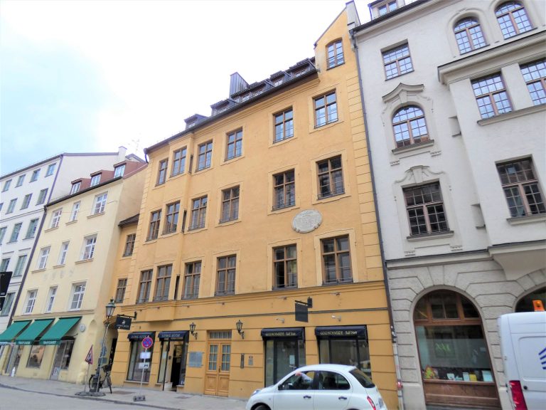 Stock Real Estate GmbH - Immobilienangebot - 80331 München - Altstadt-Lehel - Büro / Praxis / Ausstellungsräume - Cuvilliéshaus