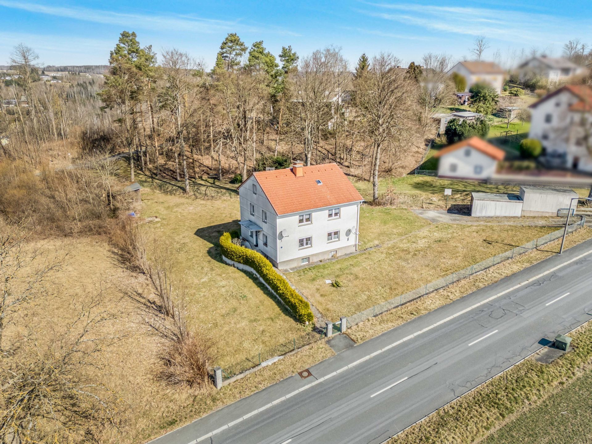 Immobilienangebot - Berg - Häuser - Vermietetes Zweifamilienhaus mit schönen Weitblicken