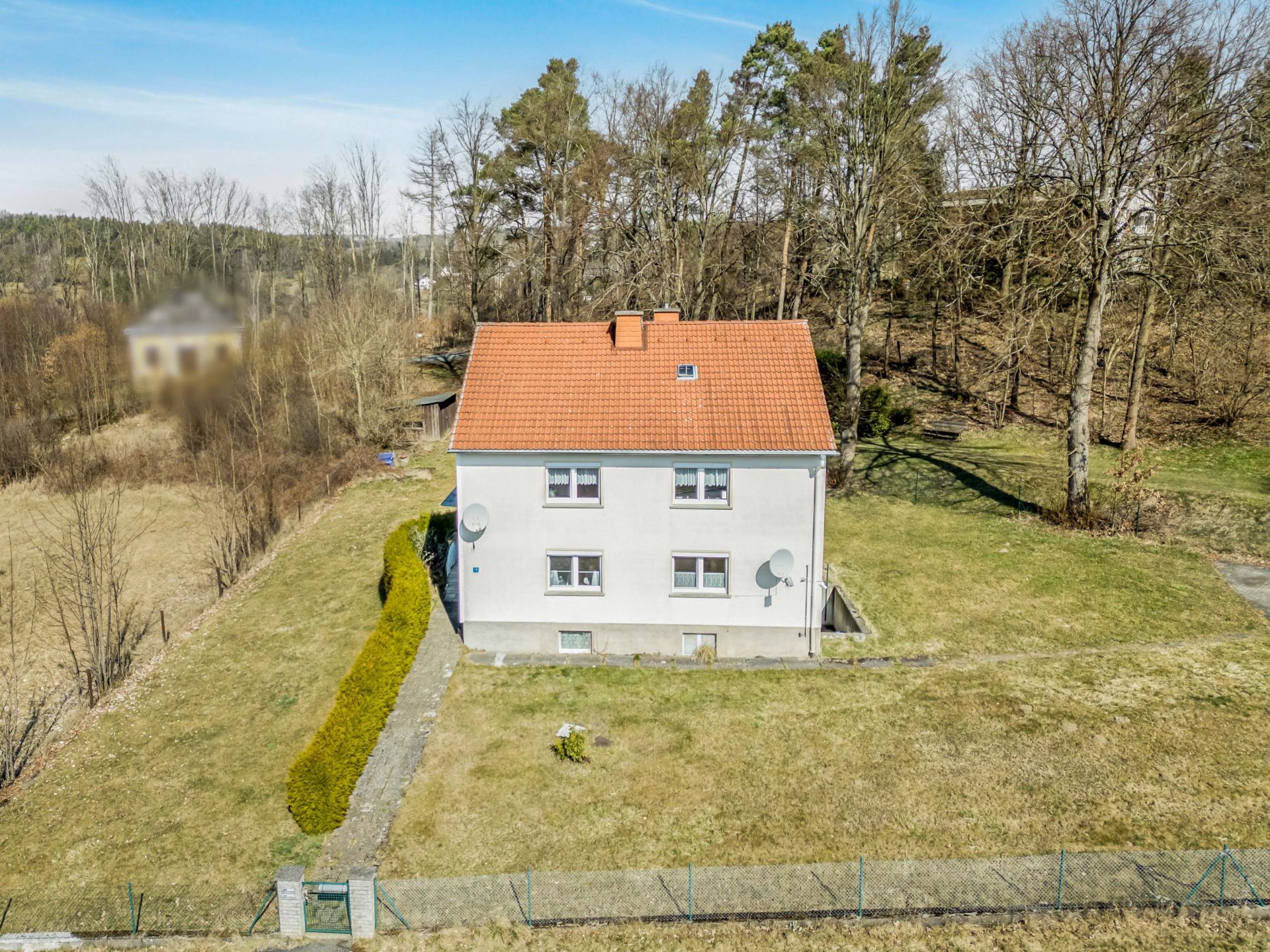 Immobilienangebot - Berg - Häuser - Vermietetes Zweifamilienhaus mit schönen Weitblicken