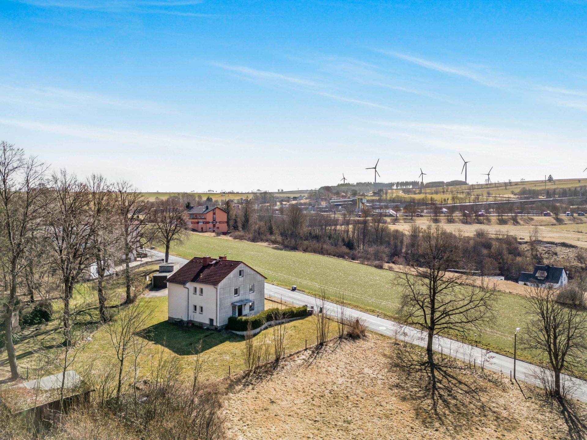 Immobilienangebot - Berg - Häuser - Vermietetes Zweifamilienhaus mit schönen Weitblicken