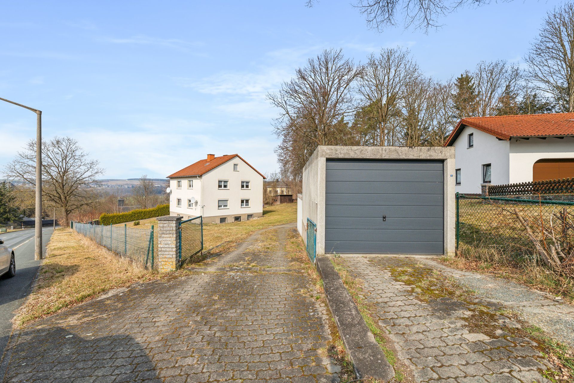 Immobilienangebot - Berg - Häuser - Vermietetes Zweifamilienhaus mit schönen Weitblicken