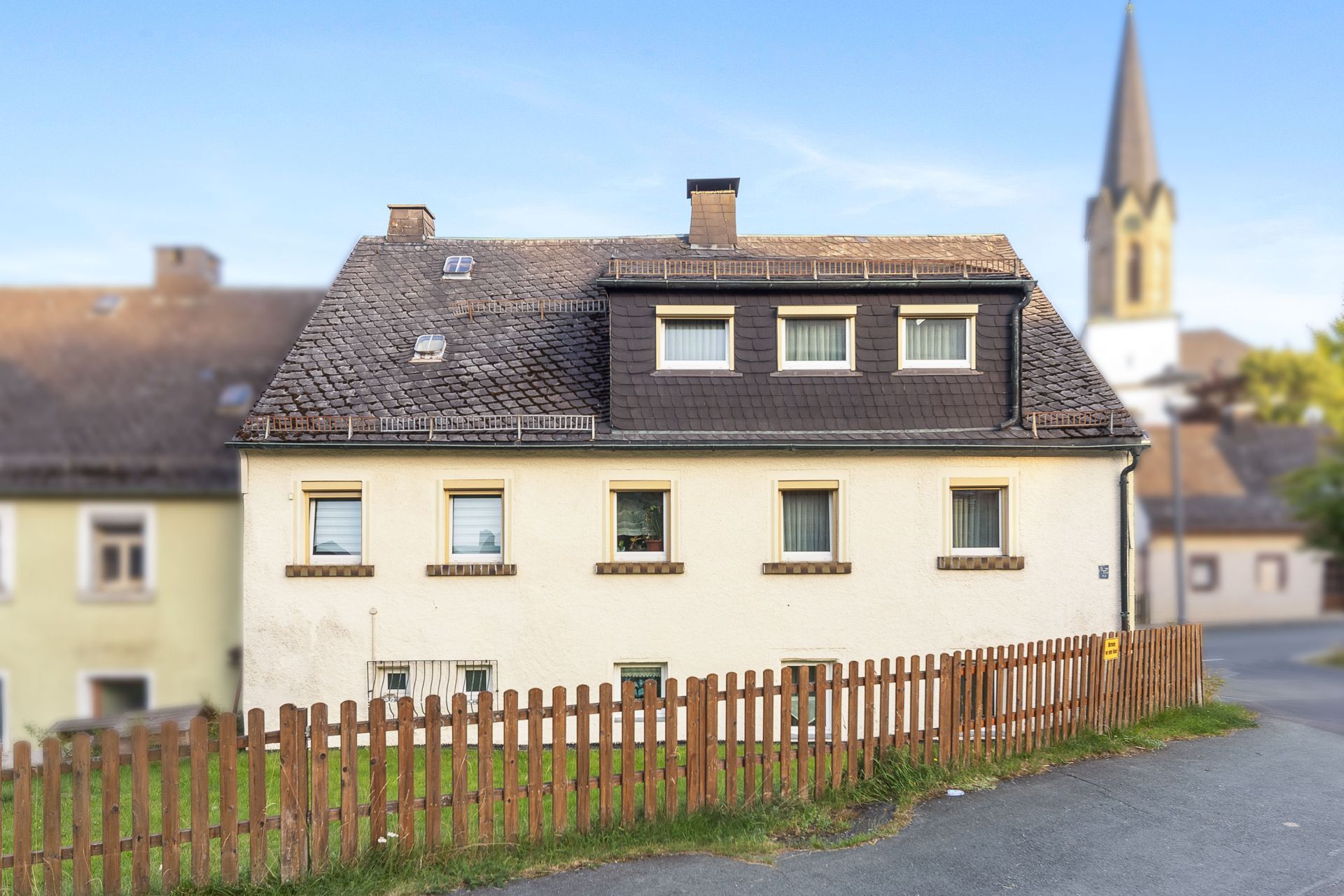 Immobilienangebot - Schwarzenbach am Wald - Häuser - Renovierte DHH mit viel Wohn-Nutzfläche