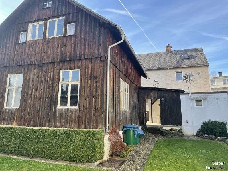 Immobilienangebot - Naila - Häuser - Stadthaus mit großer Scheune und Garage in
zentraler Lage
