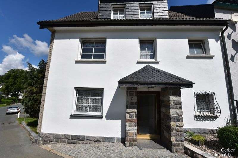 Immobilienangebot - Naila / Culmitz - Häuser - Saniertes Haus mit neuer Brennwert-Heizung