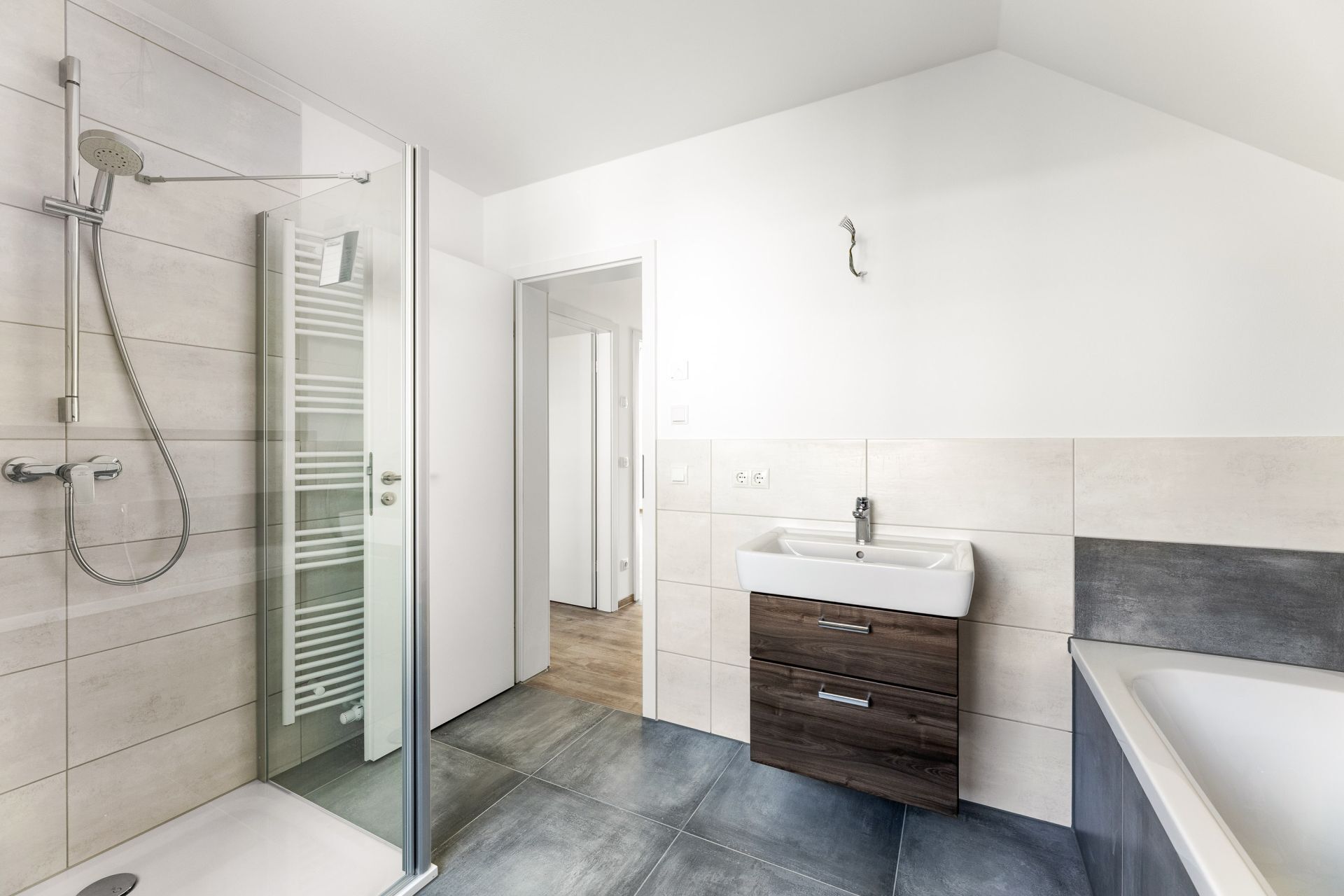 Immobilienangebot - Saalburg-Ebersdorf - Häuser - Zu vermieten: Neubau Erstbezug, Fußbodenheizung