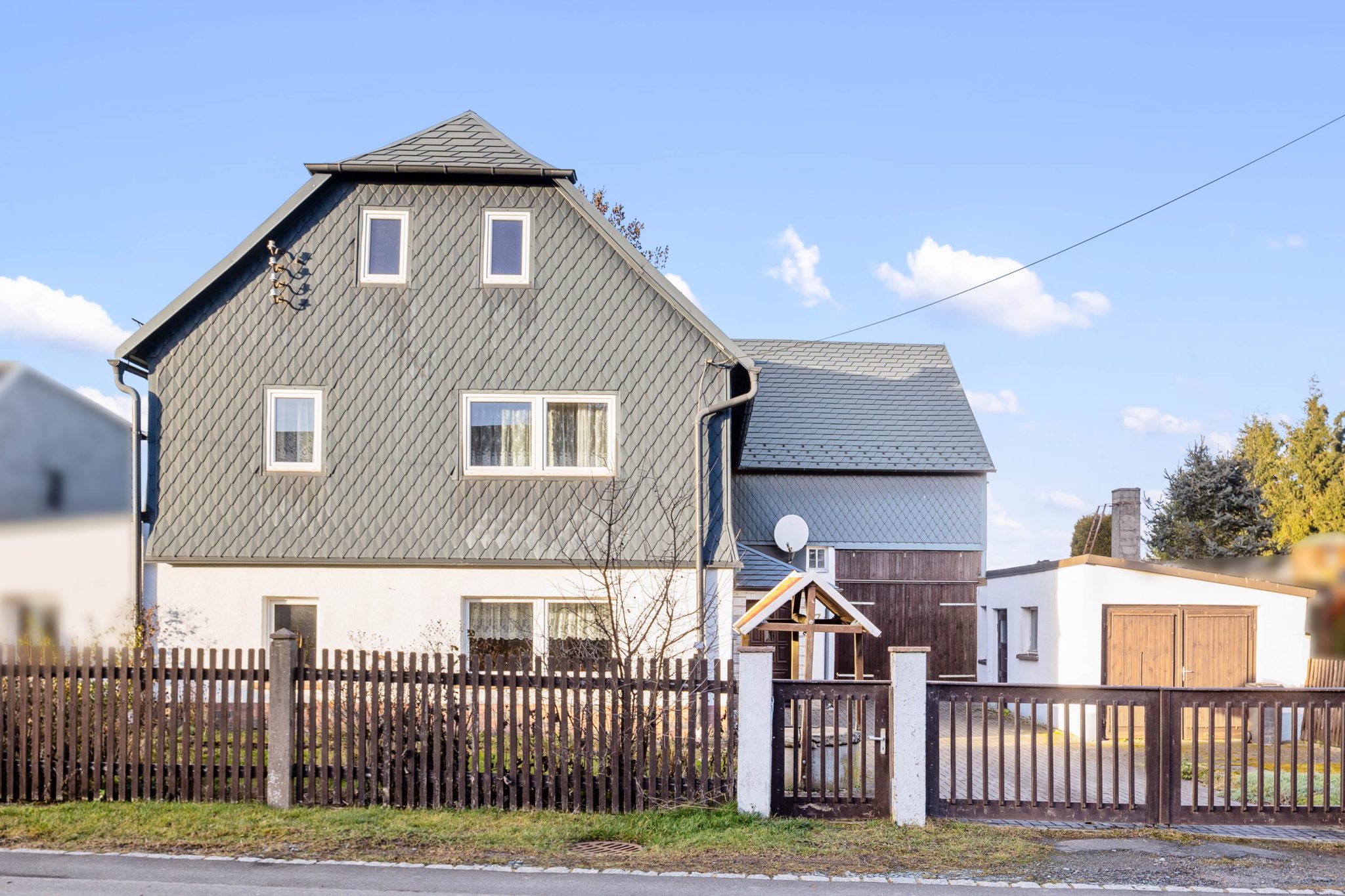 Immobilienangebot - Gefell - Häuser - Bauernhaus mit großer Scheune