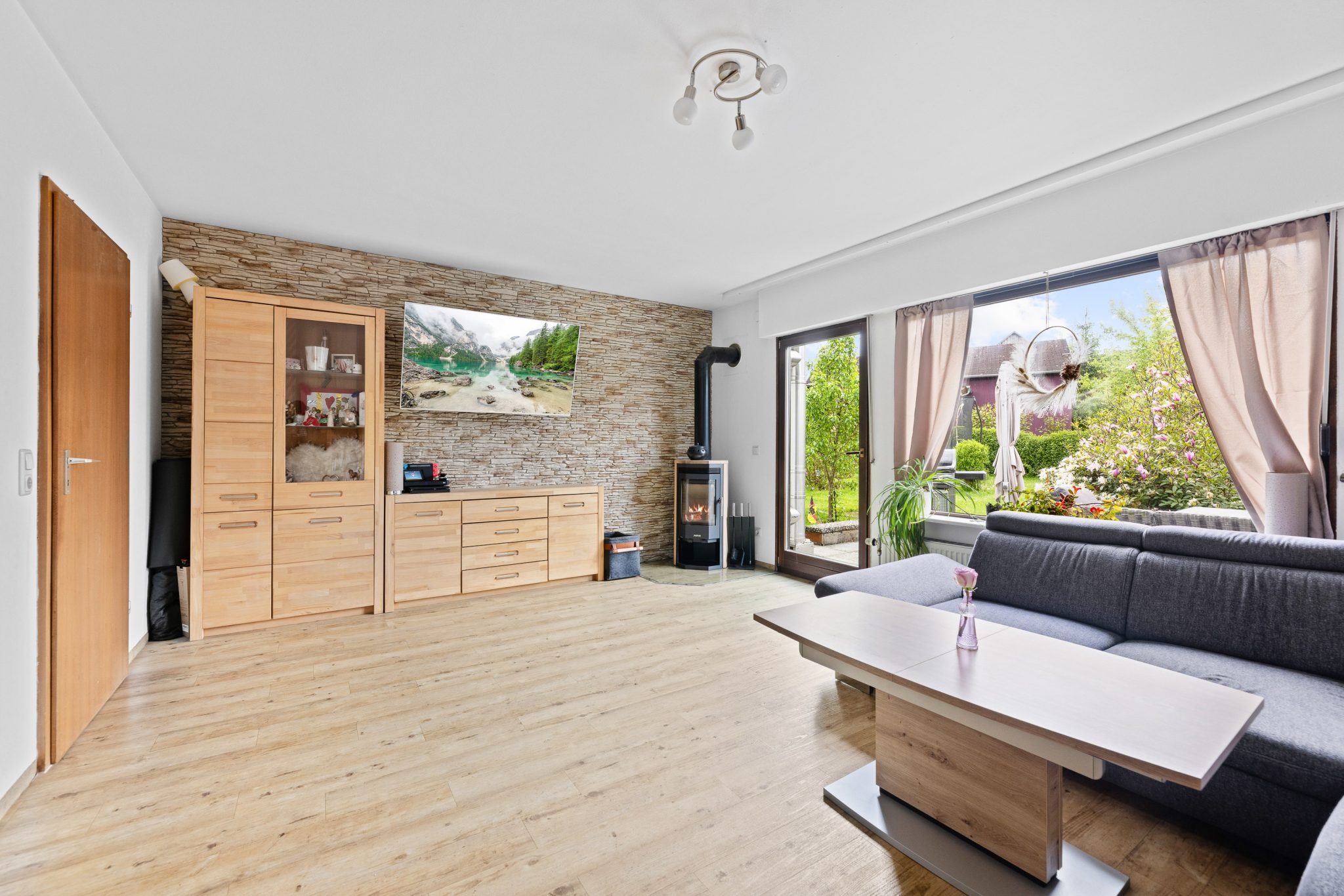 Immobilienangebot - Selbitz - Häuser - Familienglück: Dachgeschoss neu ausgebaut (Erstbezug)