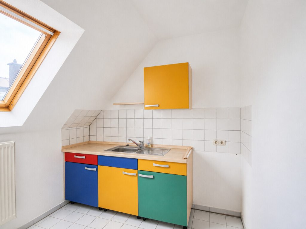 Immobilienangebot - Aachen / Eilendorf - Alle - Bezugsfreie 2-Zimmer-Dachgeschosswohnung in Aachen-Eilendorf - perfekt für Singles oder Paare!