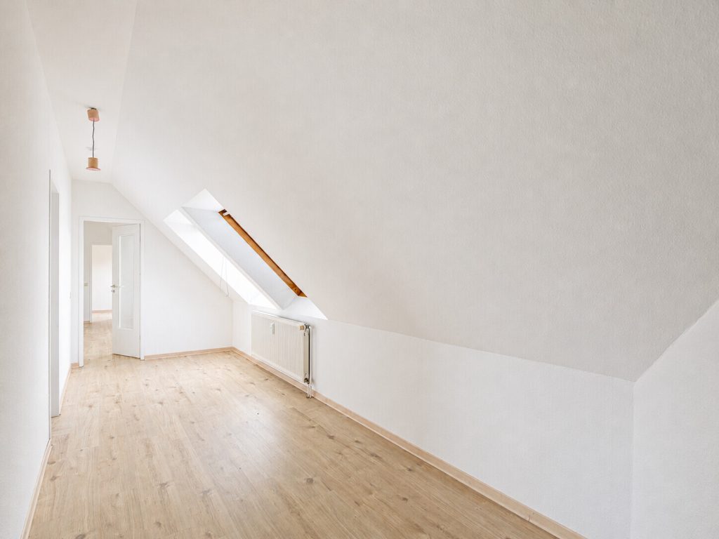 Immobilienangebot - Aachen / Eilendorf - Alle - Bezugsfreie 2-Zimmer-Dachgeschosswohnung in Aachen-Eilendorf - perfekt für Singles oder Paare!