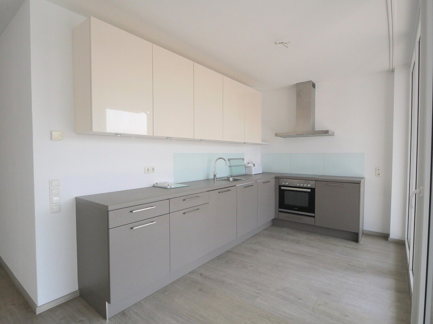 Immobilienangebot - Aachen - Alle - Bezugsfreie, lichtdurchflutete 2-Zimmer-Wohnung mit Loggia in Aachen West!