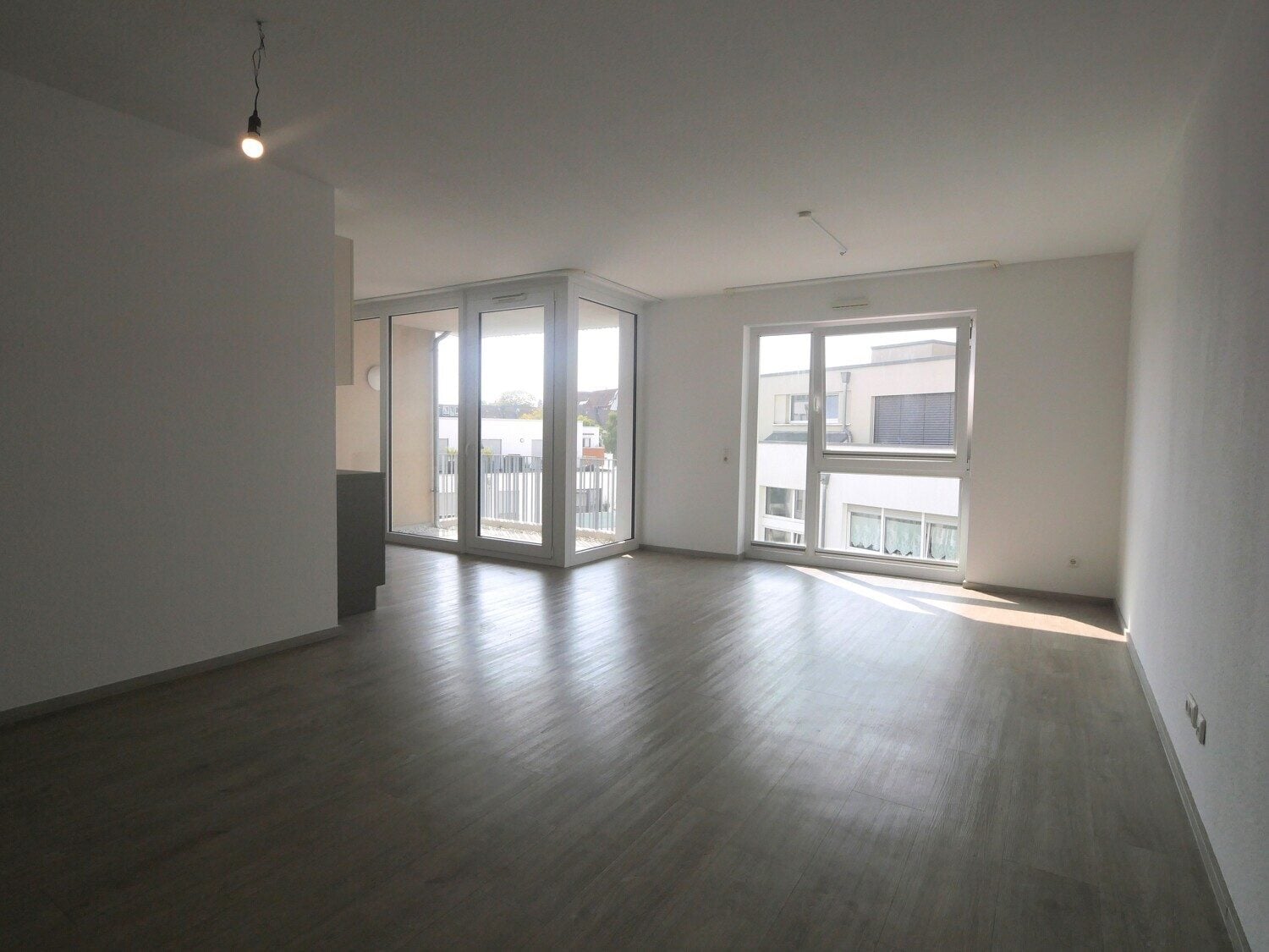 Immobilienangebot - Aachen - Alle - Bezugsfreie, lichtdurchflutete 2-Zimmer-Wohnung mit Loggia in Aachen West!