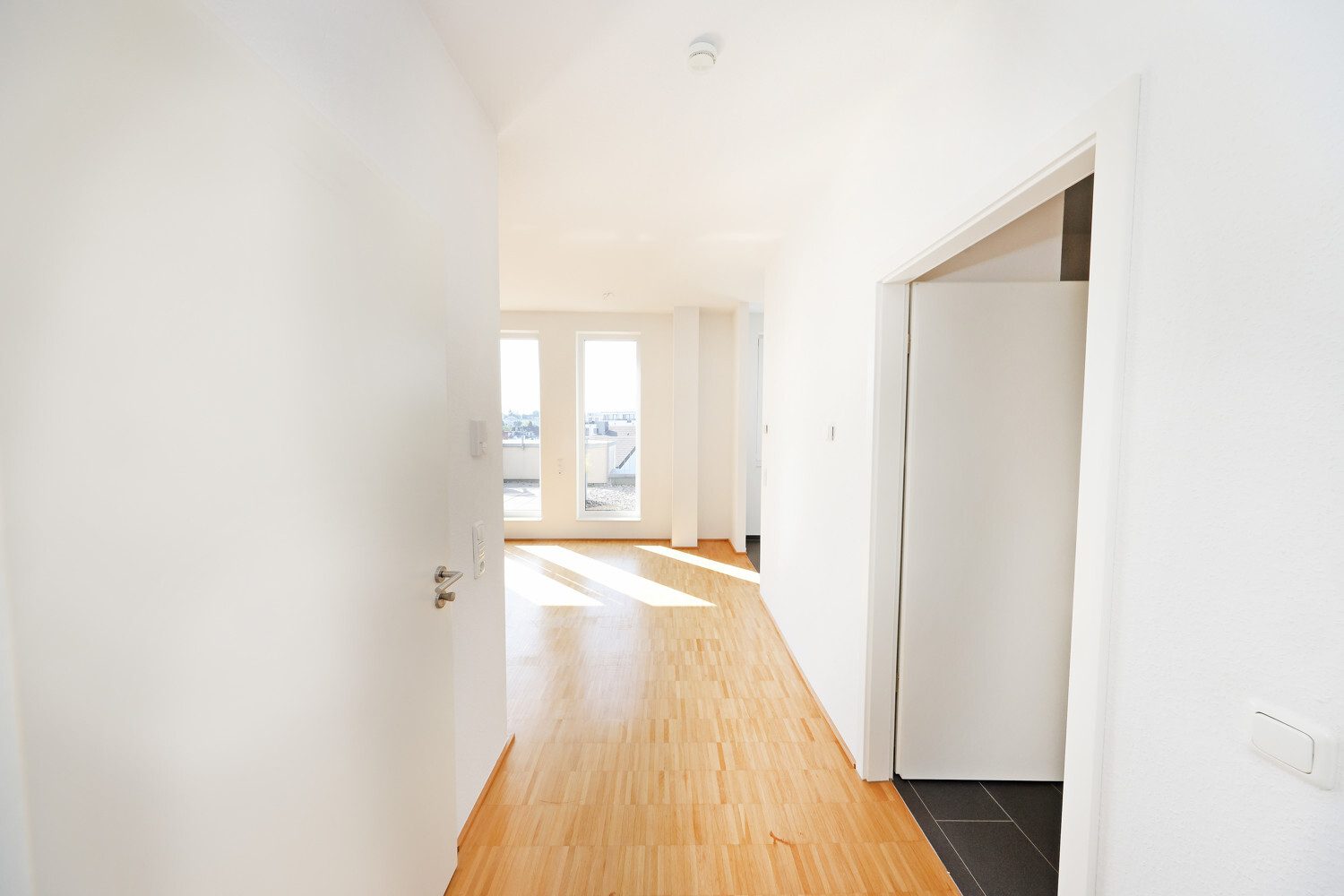 Immobilienangebot - Aachen - Alle - Exklusive 2-Zimmer-Penthousewohnung mit großer Süd-Dachterrasse und Panoramablick am Westpark!
