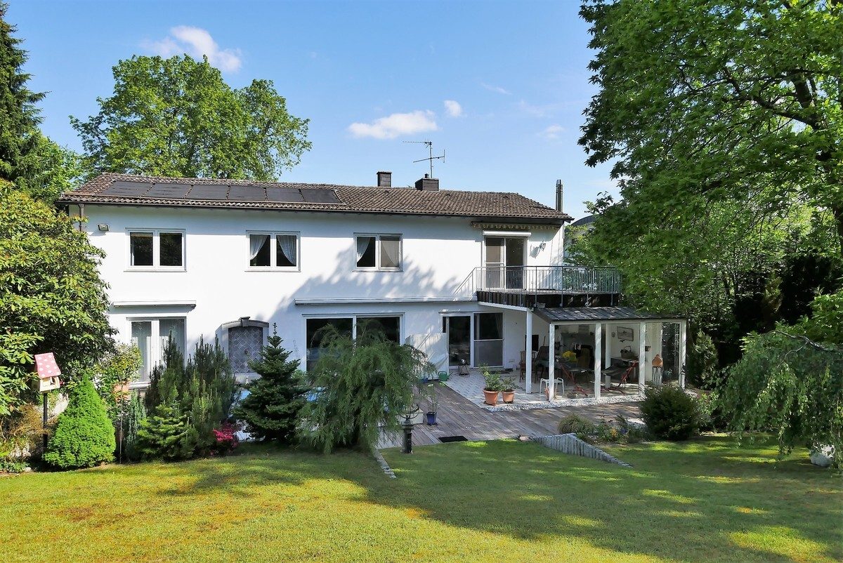 Einfamilienhaus Aachen Südviertel Immobilienangebot - Aachen - Alle - Aachen-Südviertel - Exklusives Einfamilienhaus mit parkähnlichem Grundstück!