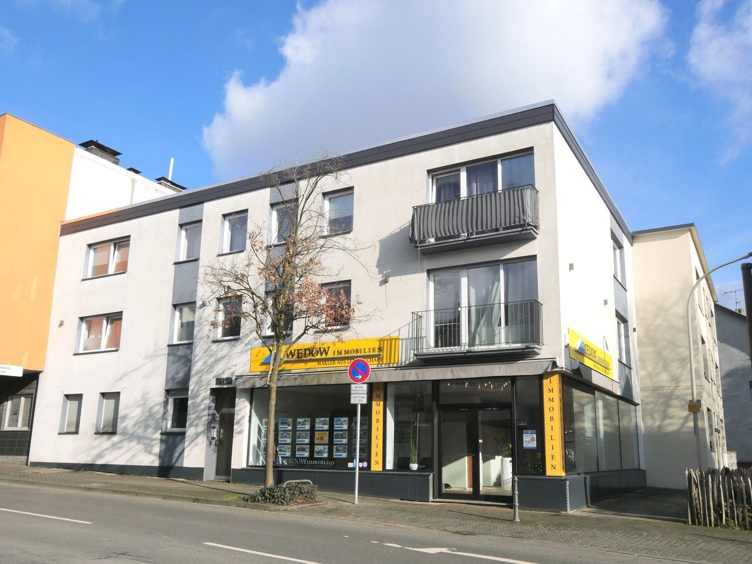 Immobilienangebot - Herzogenrath - Alle - Attraktives Renditeobjekt in Herzogenrath – 5 Wohneinheiten, 1 Gewerbeeinheit & 2 Stellplätze!