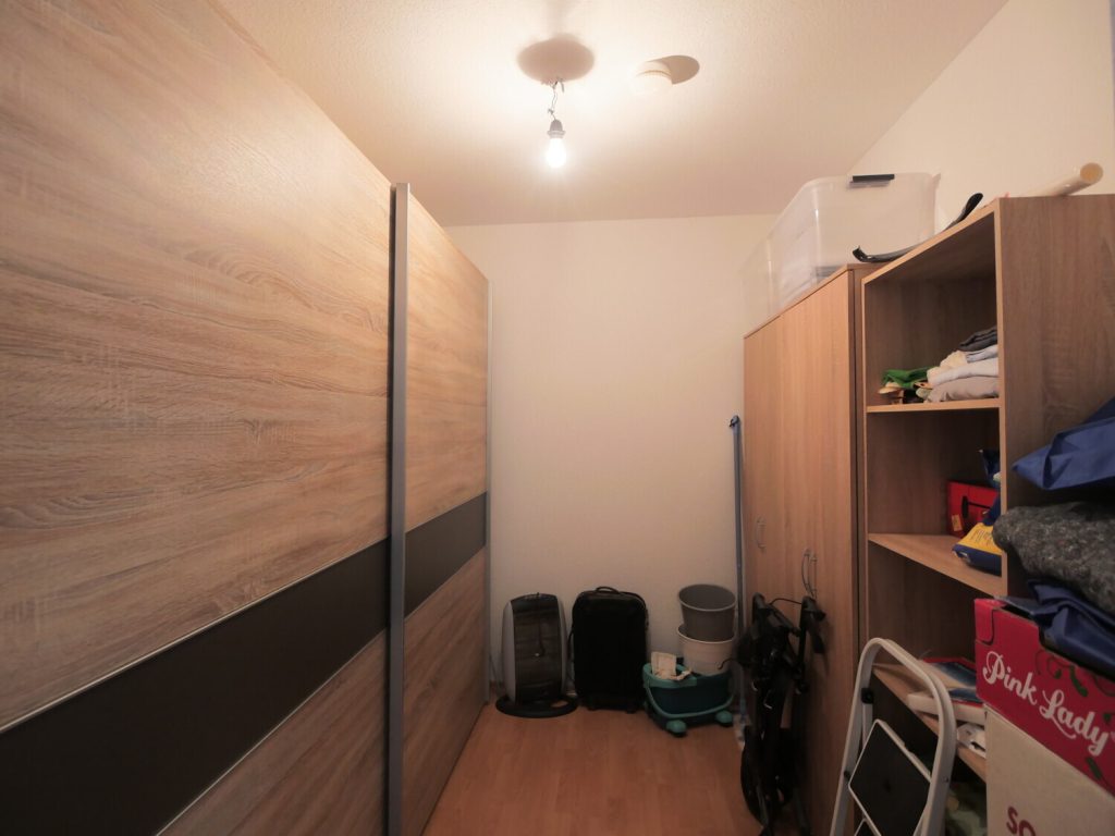 Immobilienangebot - Inden - Alle - Schöne 2,5-Zimmer-Wohnung in ruhigem Umfeld für Senioren ab 60!
WBS-Schein erforderlich!