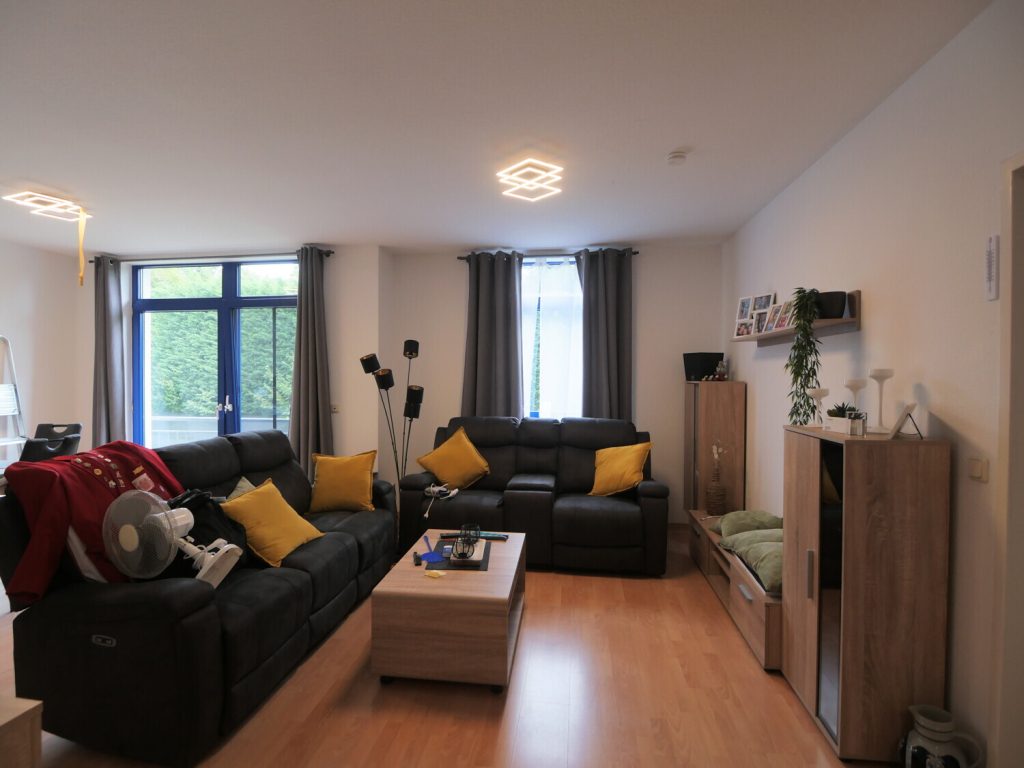 Immobilienangebot - Inden - Alle - Schöne 2,5-Zimmer-Wohnung in ruhigem Umfeld für Senioren ab 60!
WBS-Schein erforderlich!