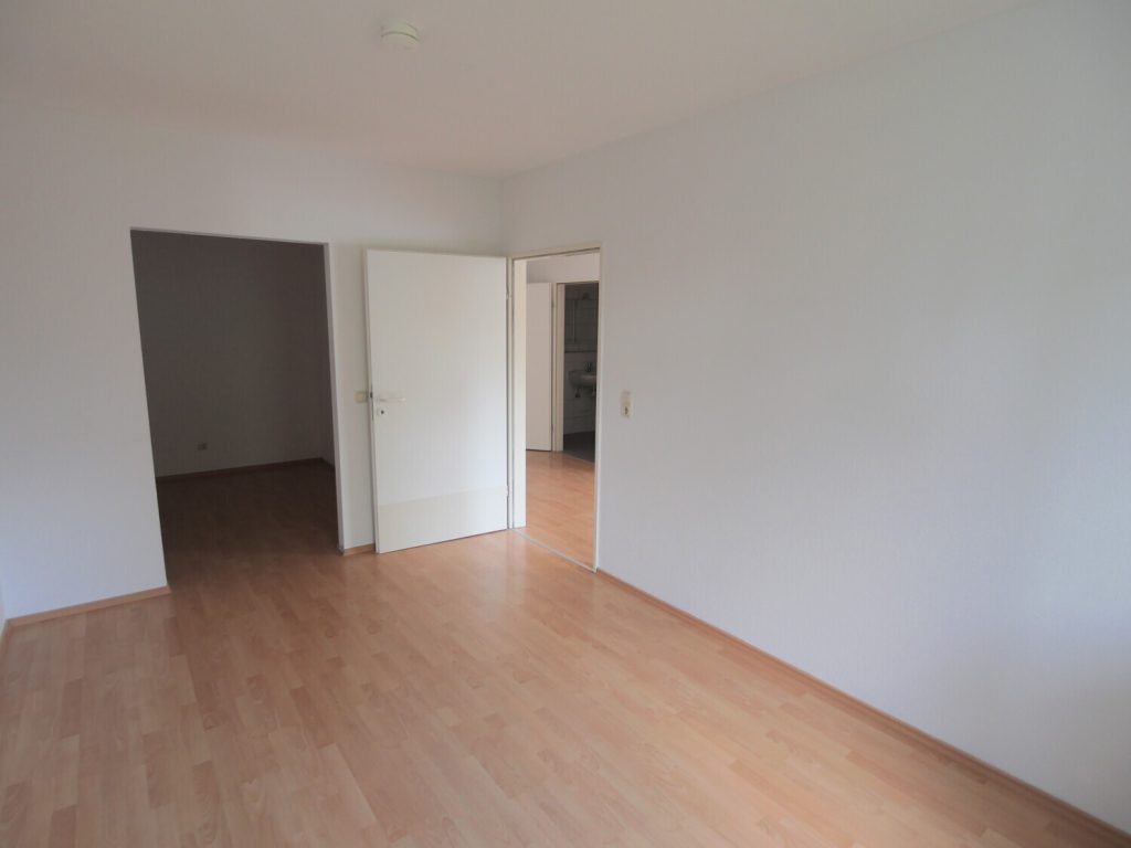 Immobilienangebot - Inden - Alle - Bezugsfreie 2,5-Zimmer-Wohnung in ruhigem Umfeld für Senioren ab 60!
WBS-Schein erforderlich!