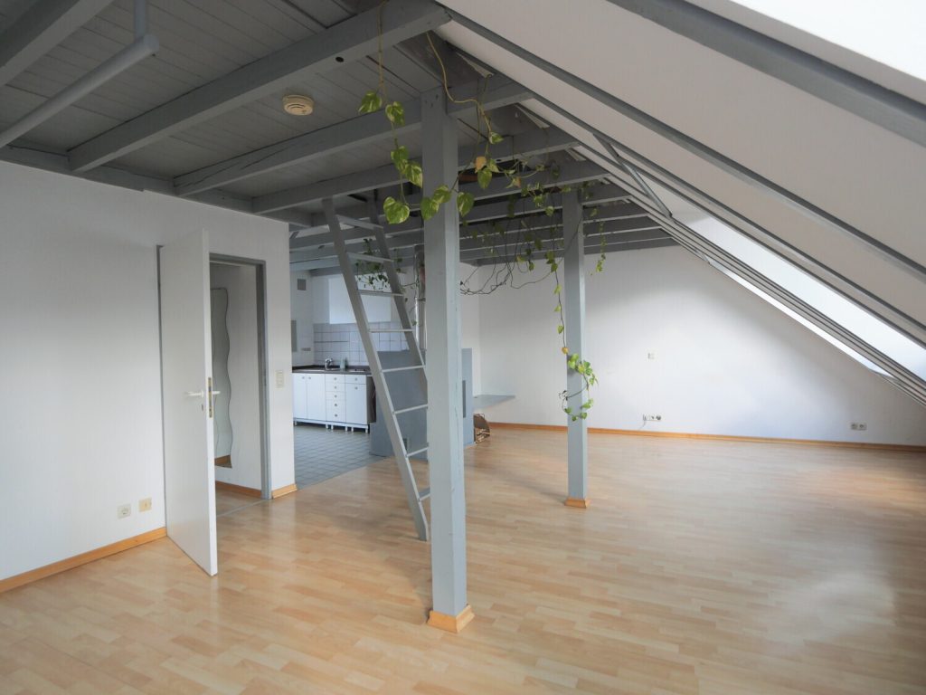 Immobilienangebot - Aachen - Alle - Interessant geschnittene 1,5-Zimmer-Wohnung mit Balkon in der Aachener Innenstadt!