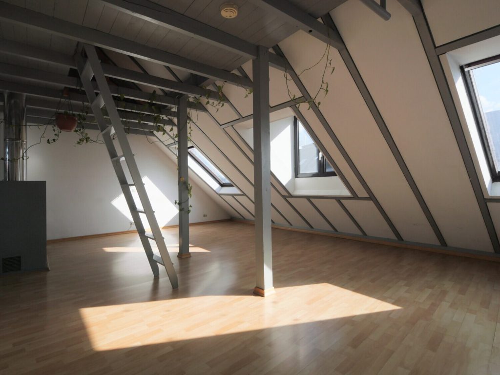 Immobilienangebot - Aachen - Alle - Interessant geschnittene 1,5-Zimmer-Wohnung mit Balkon in der Aachener Innenstadt!