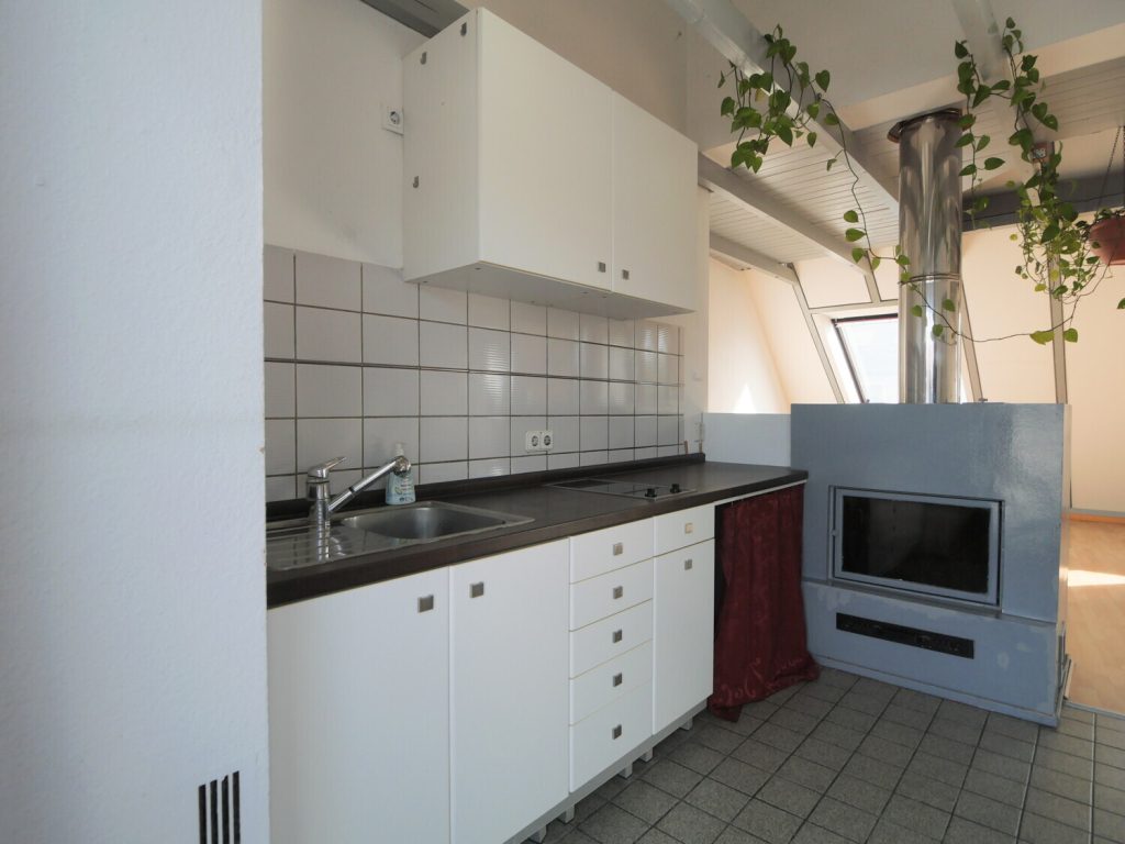 Immobilienangebot - Aachen - Alle - Interessant geschnittene 1,5-Zimmer-Wohnung mit Balkon in der Aachener Innenstadt!