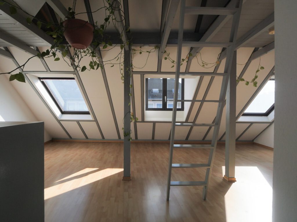 Immobilienangebot - Aachen - Alle - Interessant geschnittene 1,5-Zimmer-Wohnung mit Balkon in der Aachener Innenstadt!