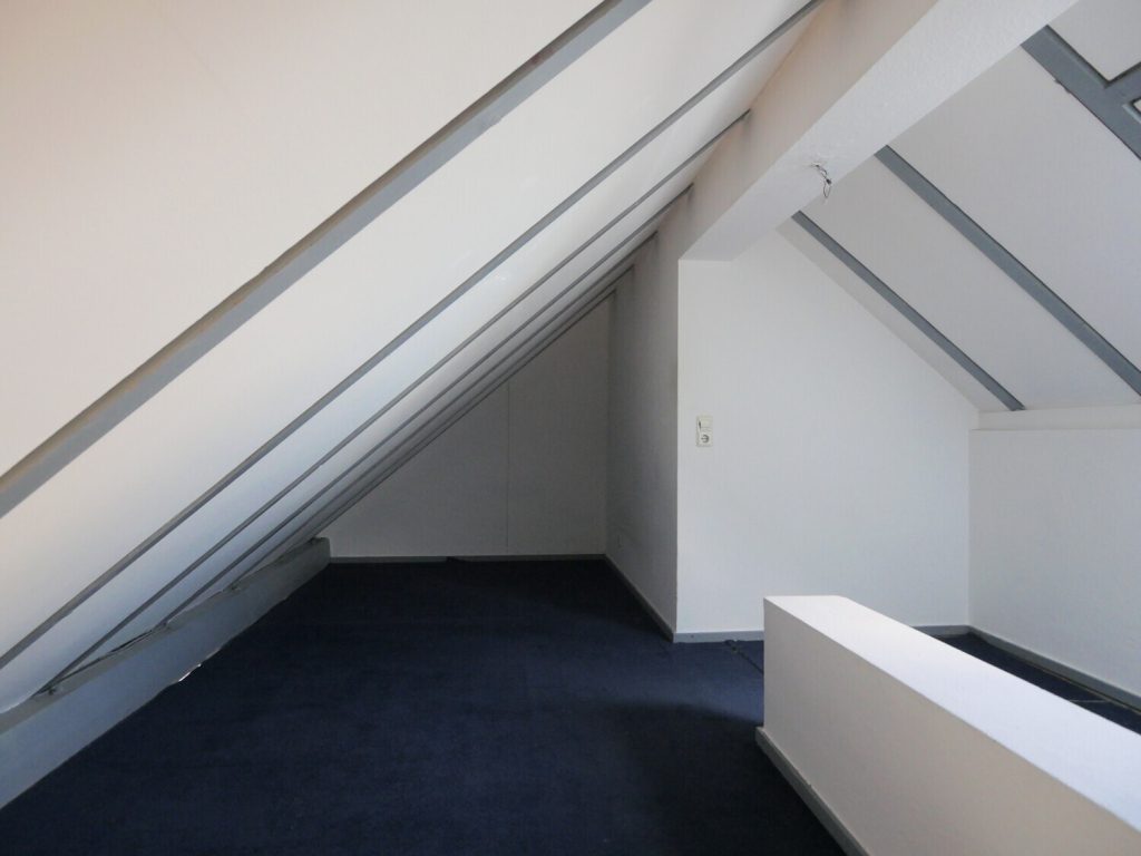 Immobilienangebot - Aachen - Alle - Interessant geschnittene 1,5-Zimmer-Wohnung mit Balkon in der Aachener Innenstadt!