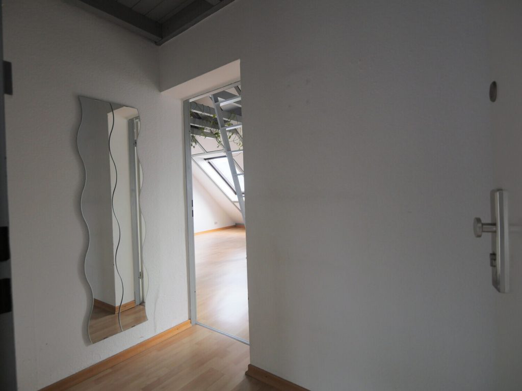 Immobilienangebot - Aachen - Alle - Interessant geschnittene 1,5-Zimmer-Wohnung mit Balkon in der Aachener Innenstadt!