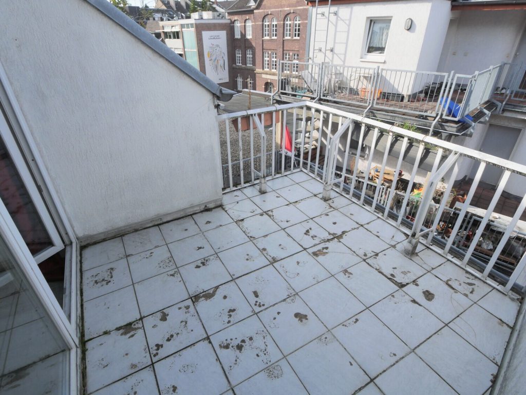 Immobilienangebot - Aachen - Alle - Interessant geschnittene 1,5-Zimmer-Wohnung mit Balkon in der Aachener Innenstadt!