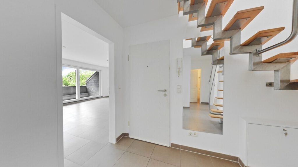 Immobilienangebot - Herzogenrath - Alle - Wohnkomfort auf zwei Ebenen – Bezugsfreie 4-Zimmer Maisonette-Wohnung mit Balkon in Herzogenrath!