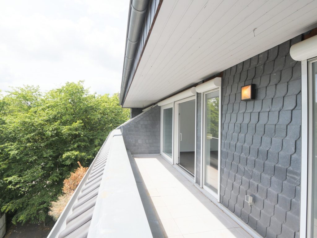 Immobilienangebot - Herzogenrath - Alle - Wohnkomfort auf 2 Ebenen – Bezugsfreie 4,5-Zimmer Maisonette-Wohnung mit Balkon in Herzogenrath!