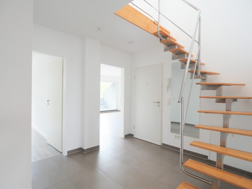 Immobilienangebot - Herzogenrath - Alle - Wohnkomfort auf 2 Ebenen – Bezugsfreie 4,5-Zimmer Maisonette-Wohnung mit Balkon in Herzogenrath!