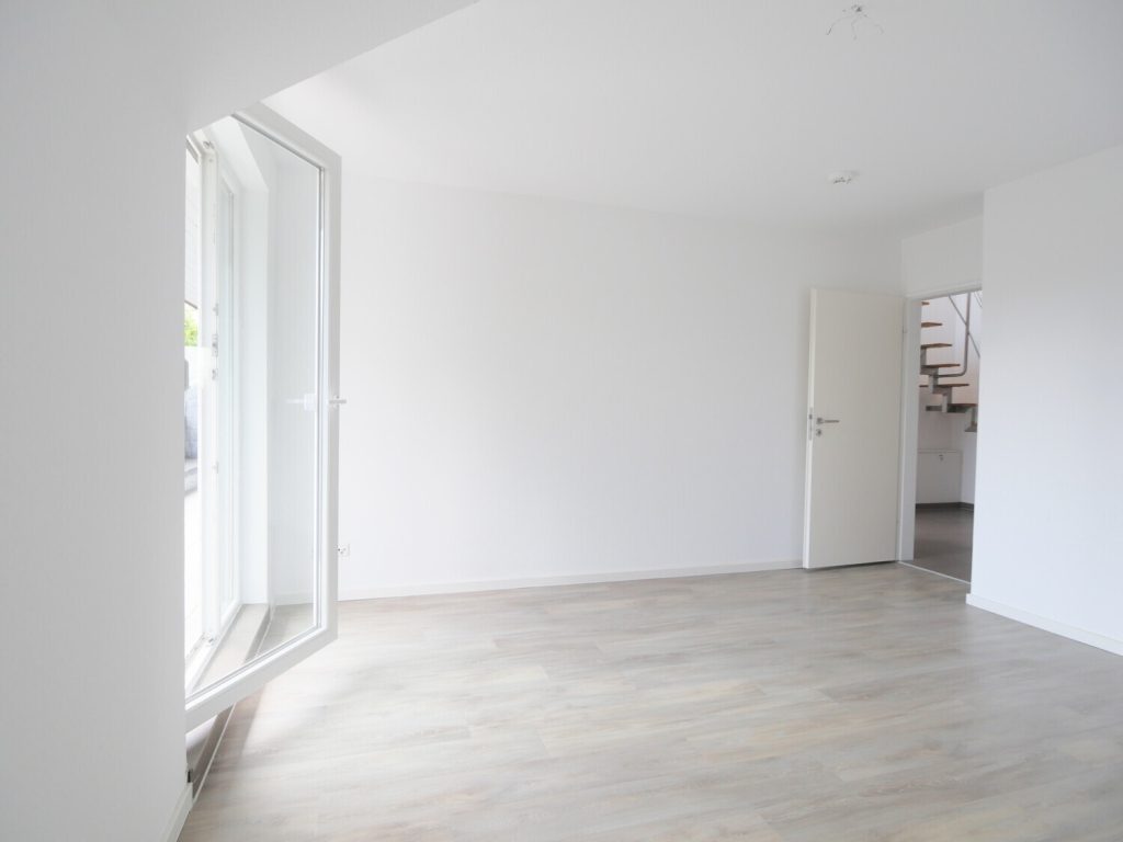 Immobilienangebot - Herzogenrath - Alle - Wohnkomfort auf 2 Ebenen – Bezugsfreie 4,5-Zimmer Maisonette-Wohnung mit Balkon in Herzogenrath!